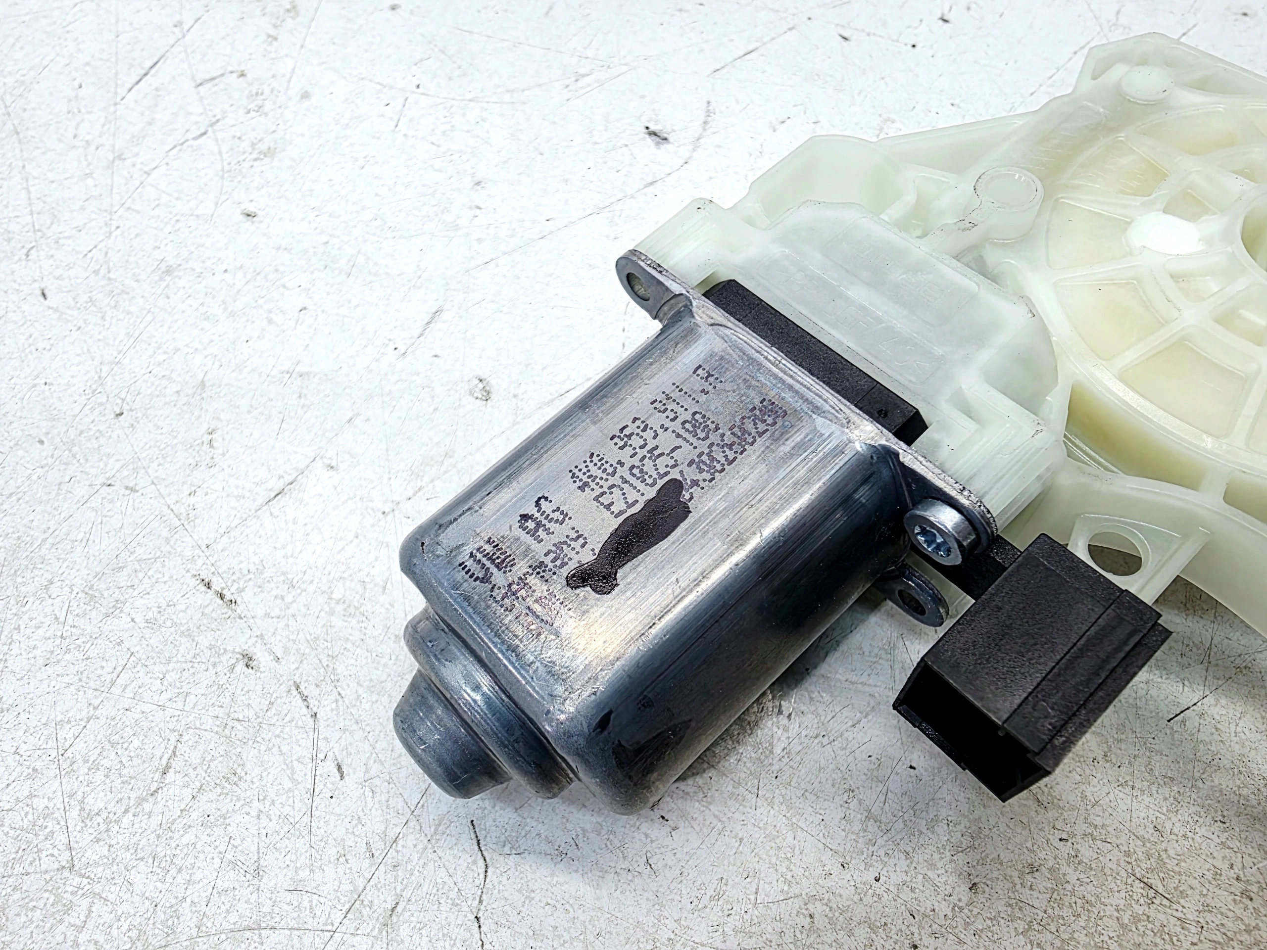 mini motor lifting windows left front AUDI Q4 E-TRON 4K0959811A