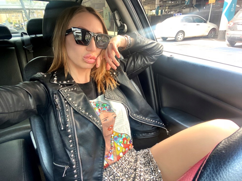Alt