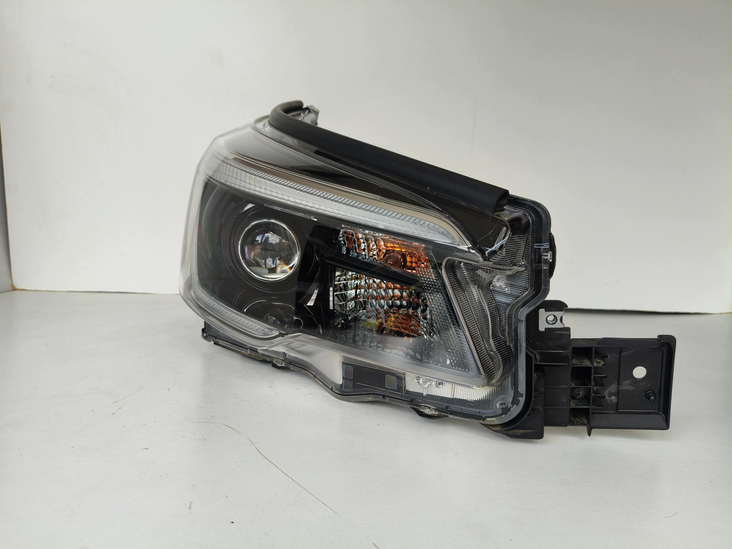 light right REFLEKTOR SUBARU FORESTER V 19- FULL LED DARK SPORT CIEMNA