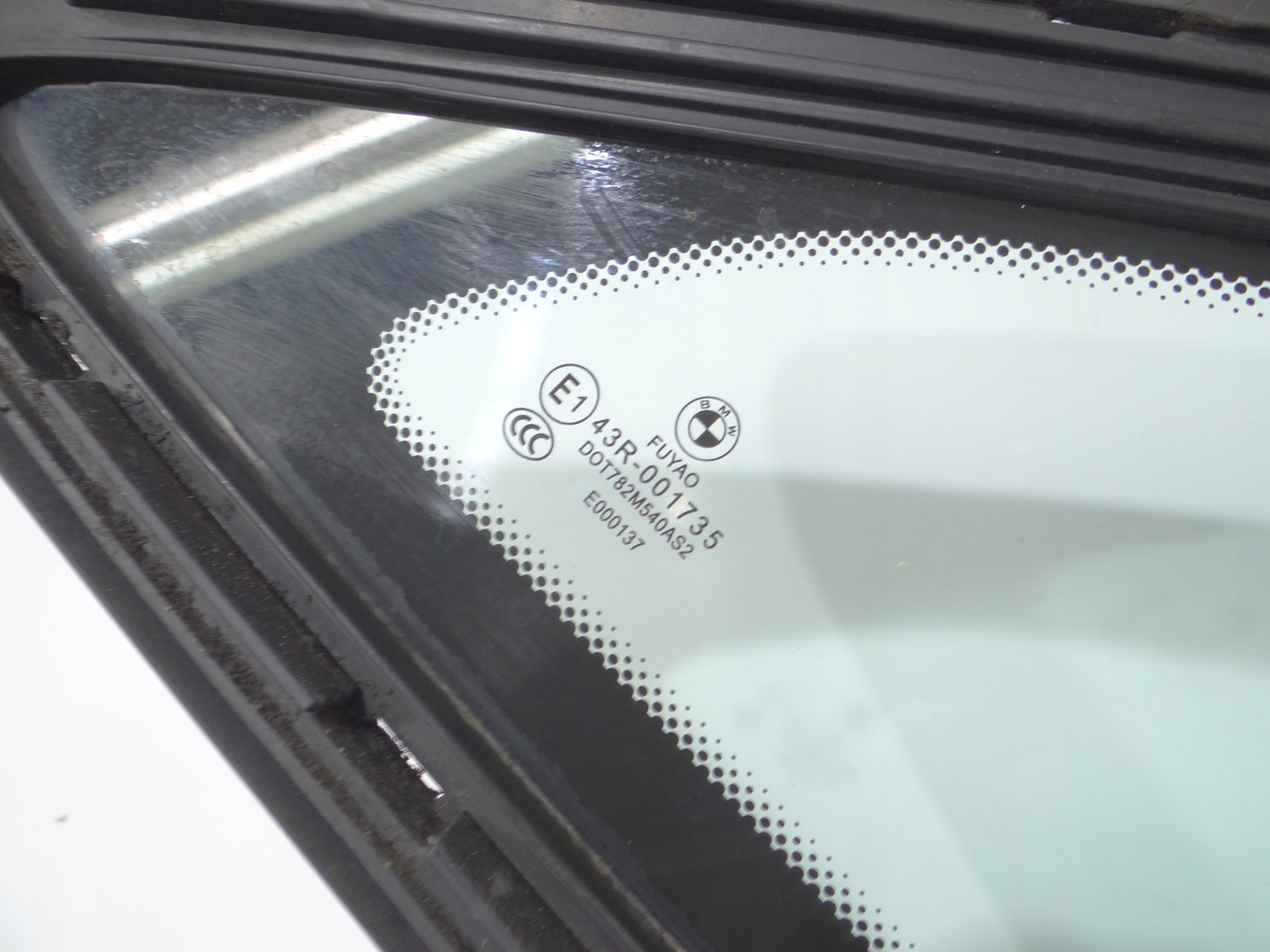 window bodywork left front BMW 2 F46 OE 7375187