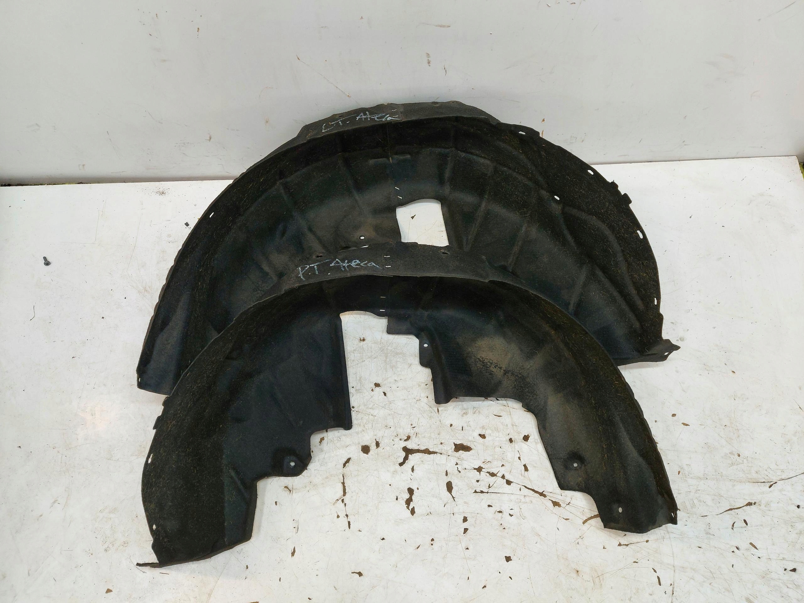 SEAT ATECA 575 mudguard rear part left