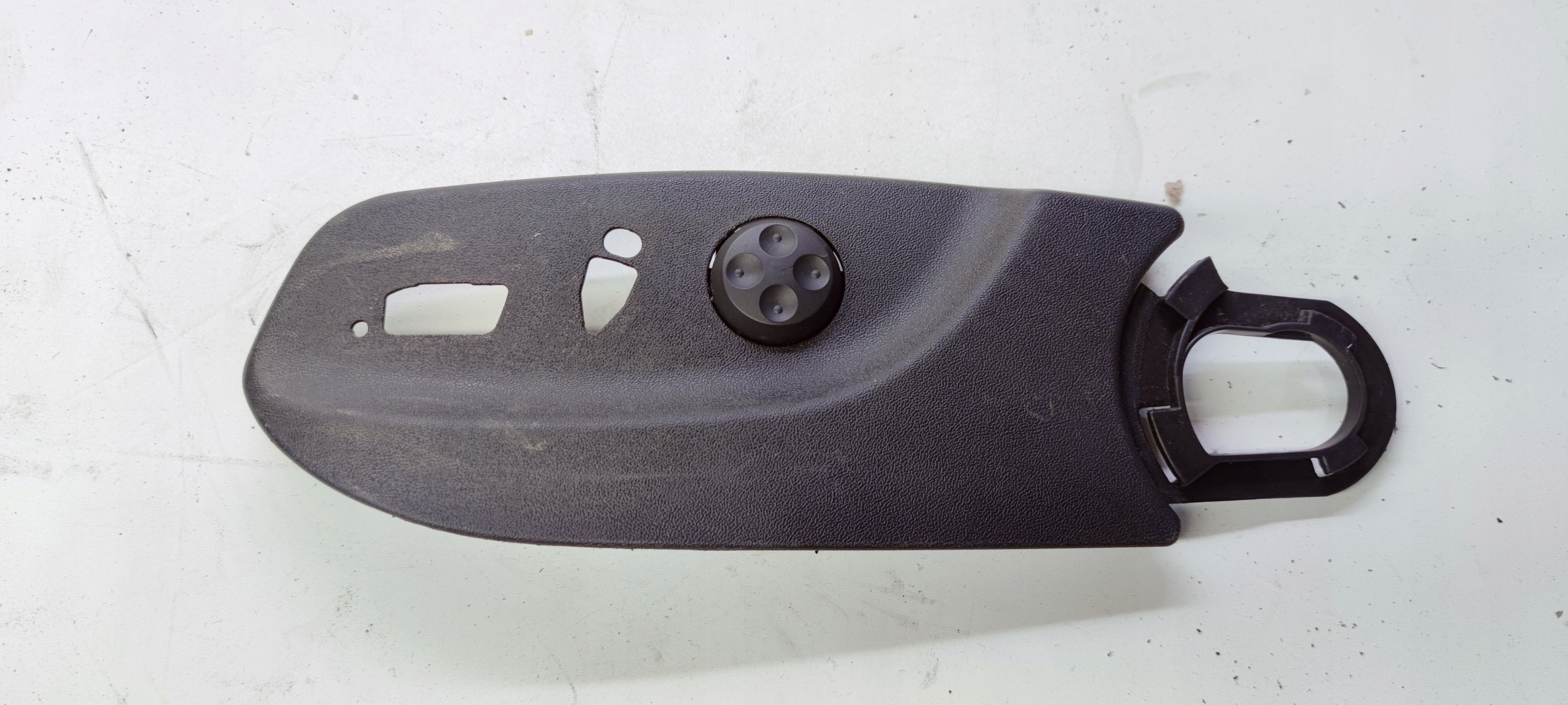 cover spoiler seat left AUDI A6 C6 2100037L