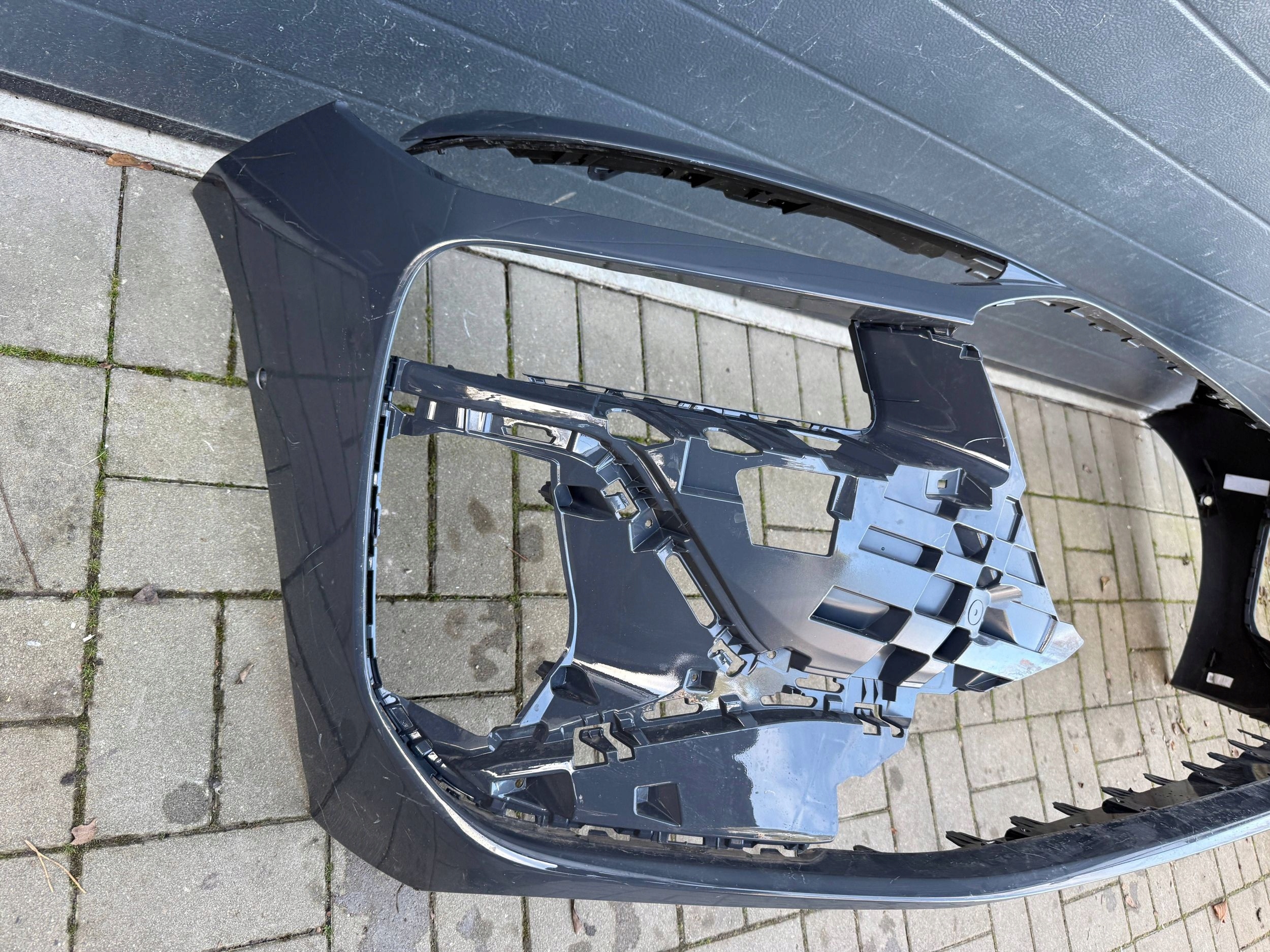 Audi A6 etron 85E S Line bumper front front