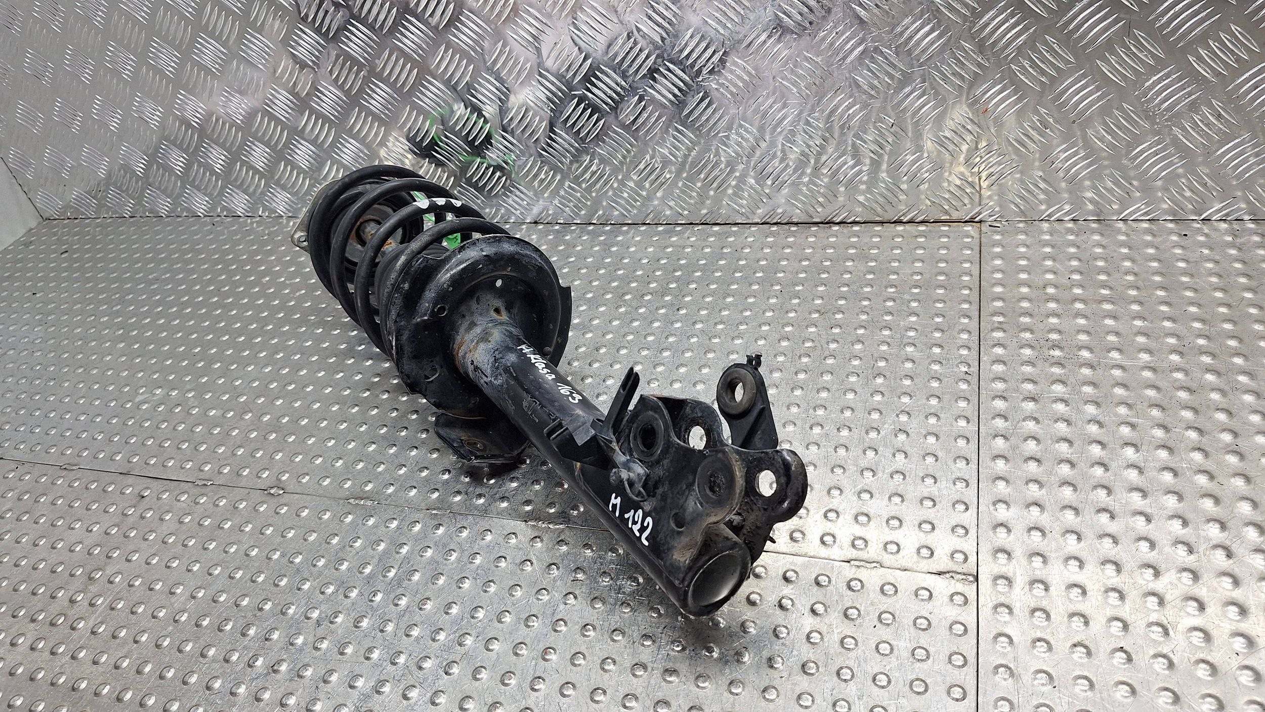 shock absorber right front A1693200530 MERCEDES A W169 W245
