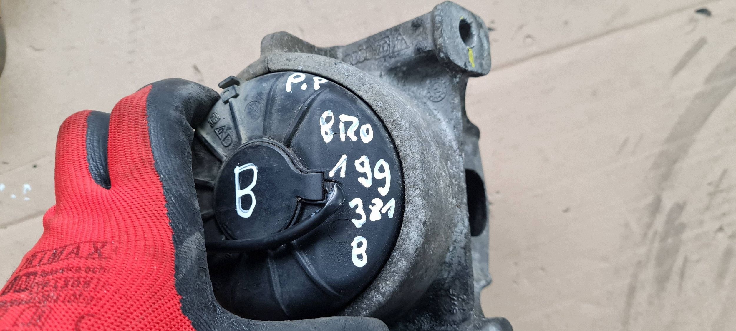 A6 C7 4G LIFT engine mount right 2.0 TDI 8R0199381B A4 B8 A5 Q5