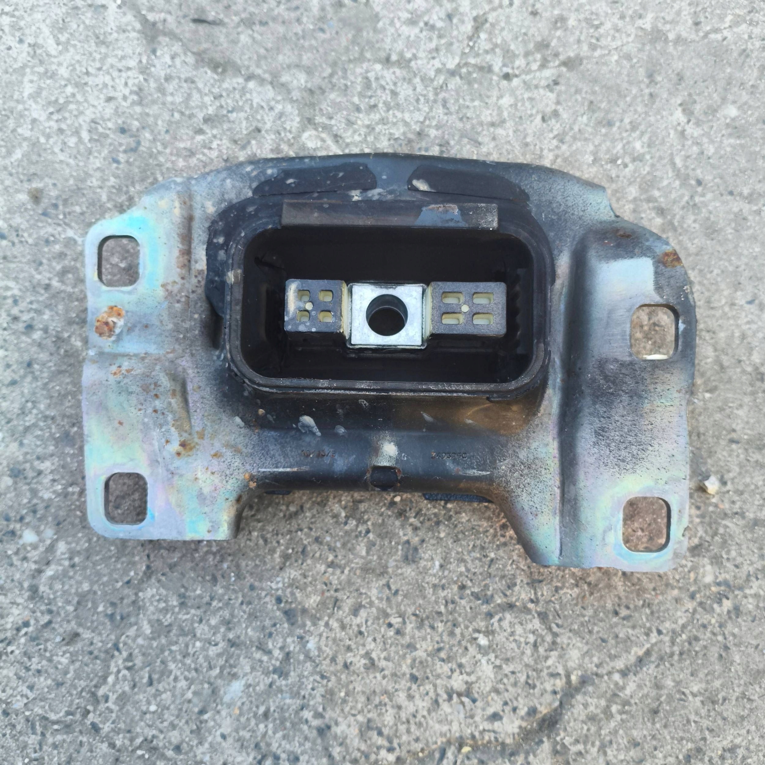 Ford Kuga II MK2 1.5 petrol gearbox mount manualnej