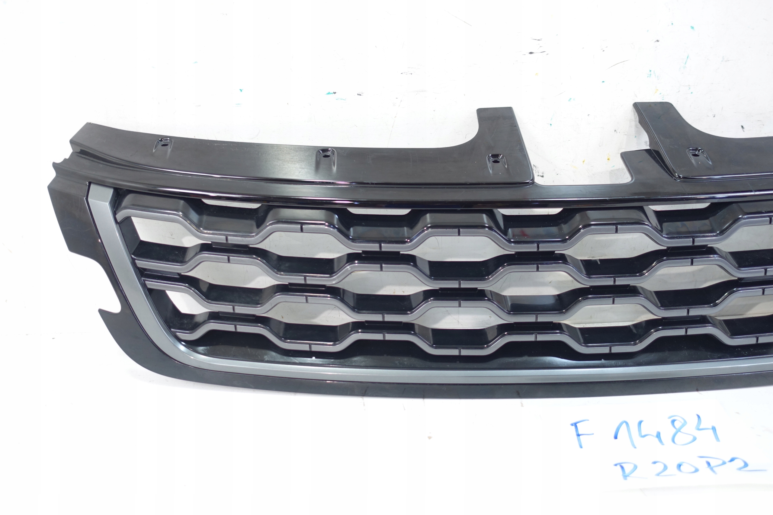 LAND ROVER EVOQUE II 2019- front PREKLADgrill radiator K8D2-8200A K8D2-8200B