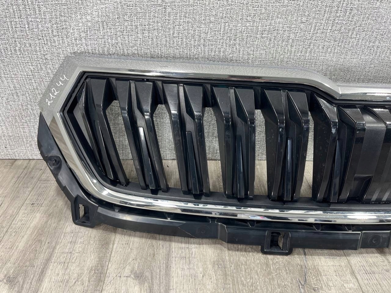 SKODA KAROQ 2017-> maska maska nárazníku předek 57A853653G