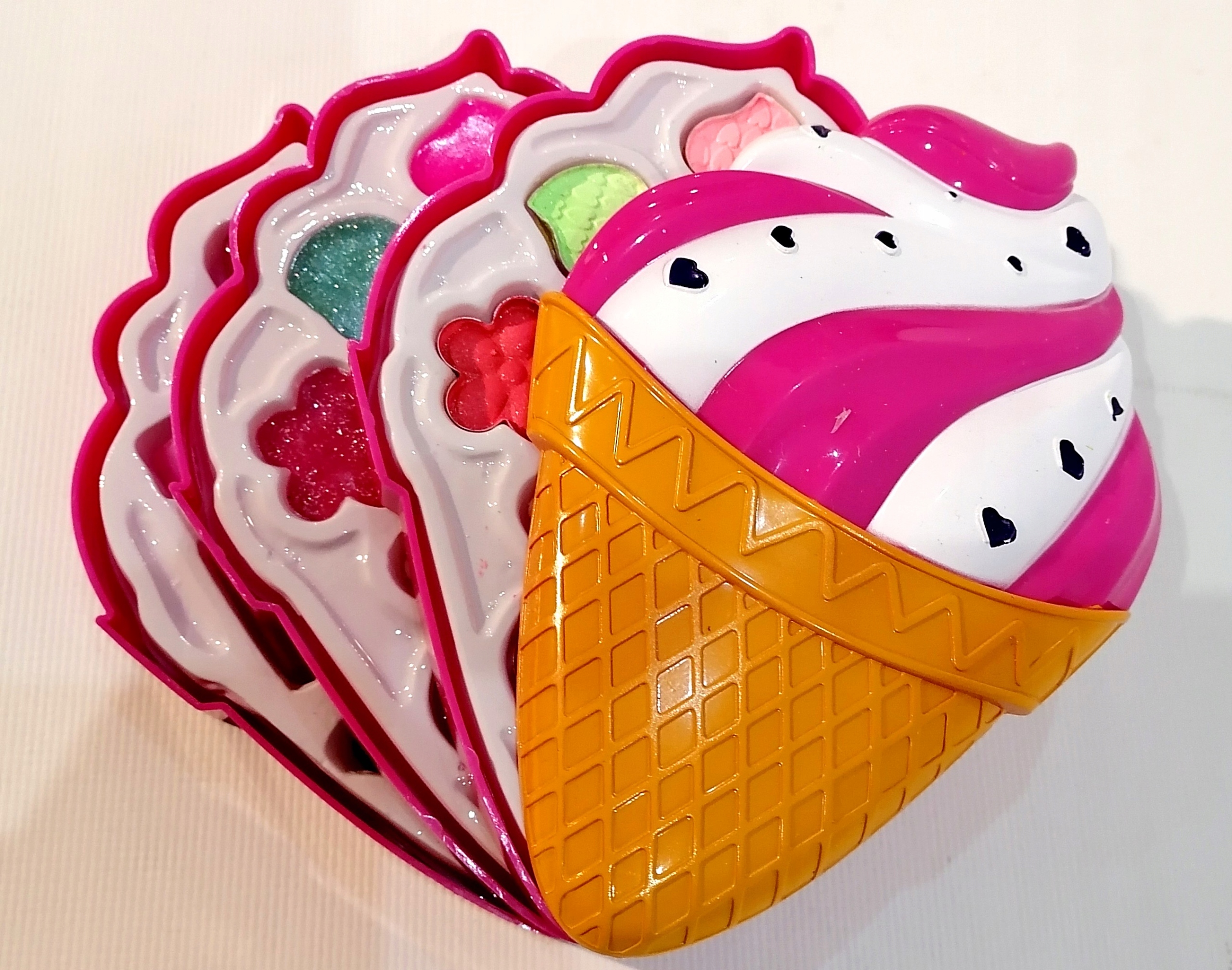 ZESTAW KOSMETYKÓW DO MAKIJAŻU CIENIE MALOWIDŁA Marka inna