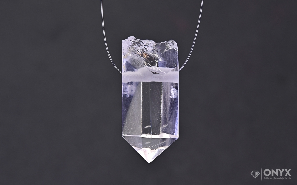 Křišťál horský provrtaný fazetovaný křišťál 2