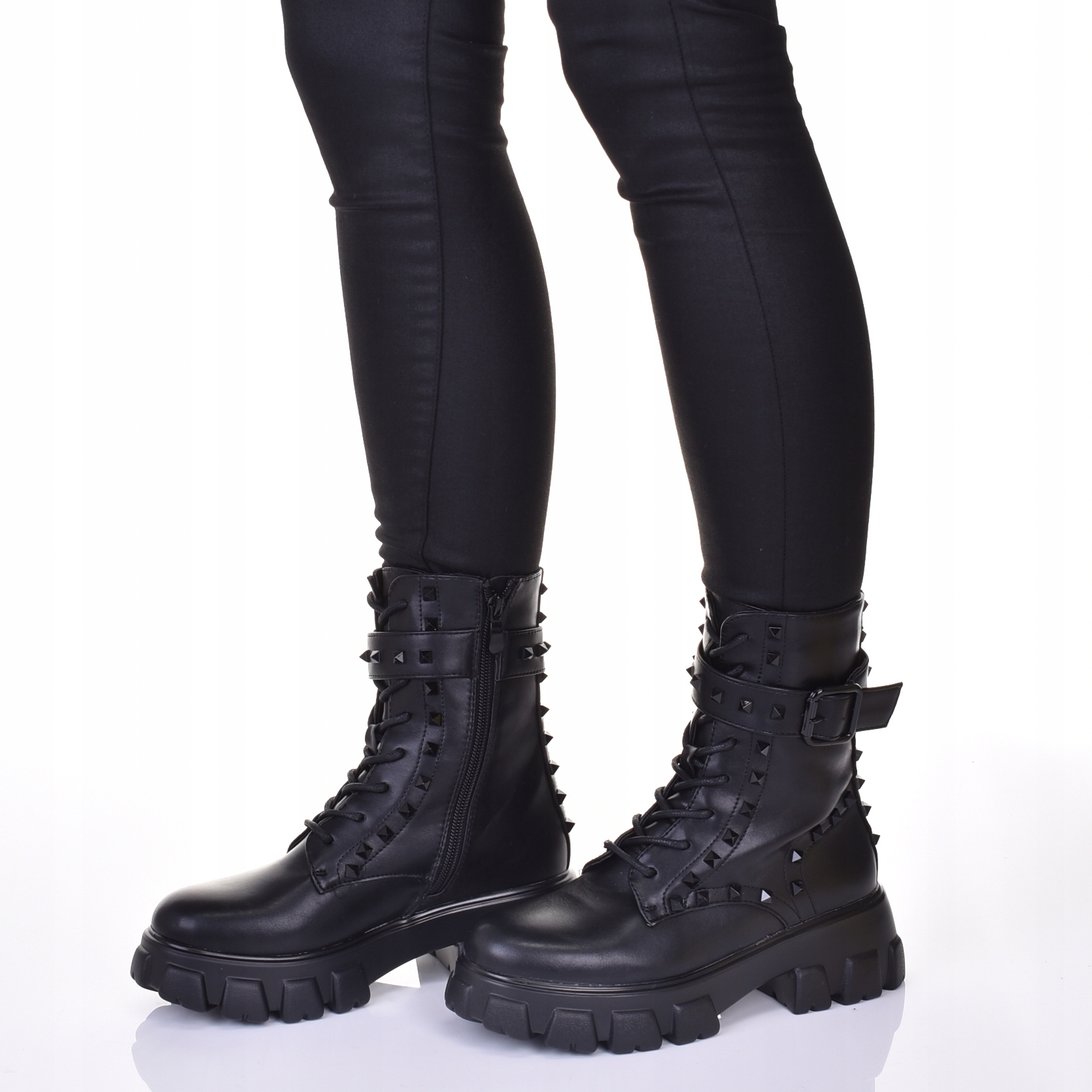 SNIEGOWCE ZIMOWE SKÓRZANE CZARNE NA PŁASKIM OBCASIE Długość wkładki 25.5 cm