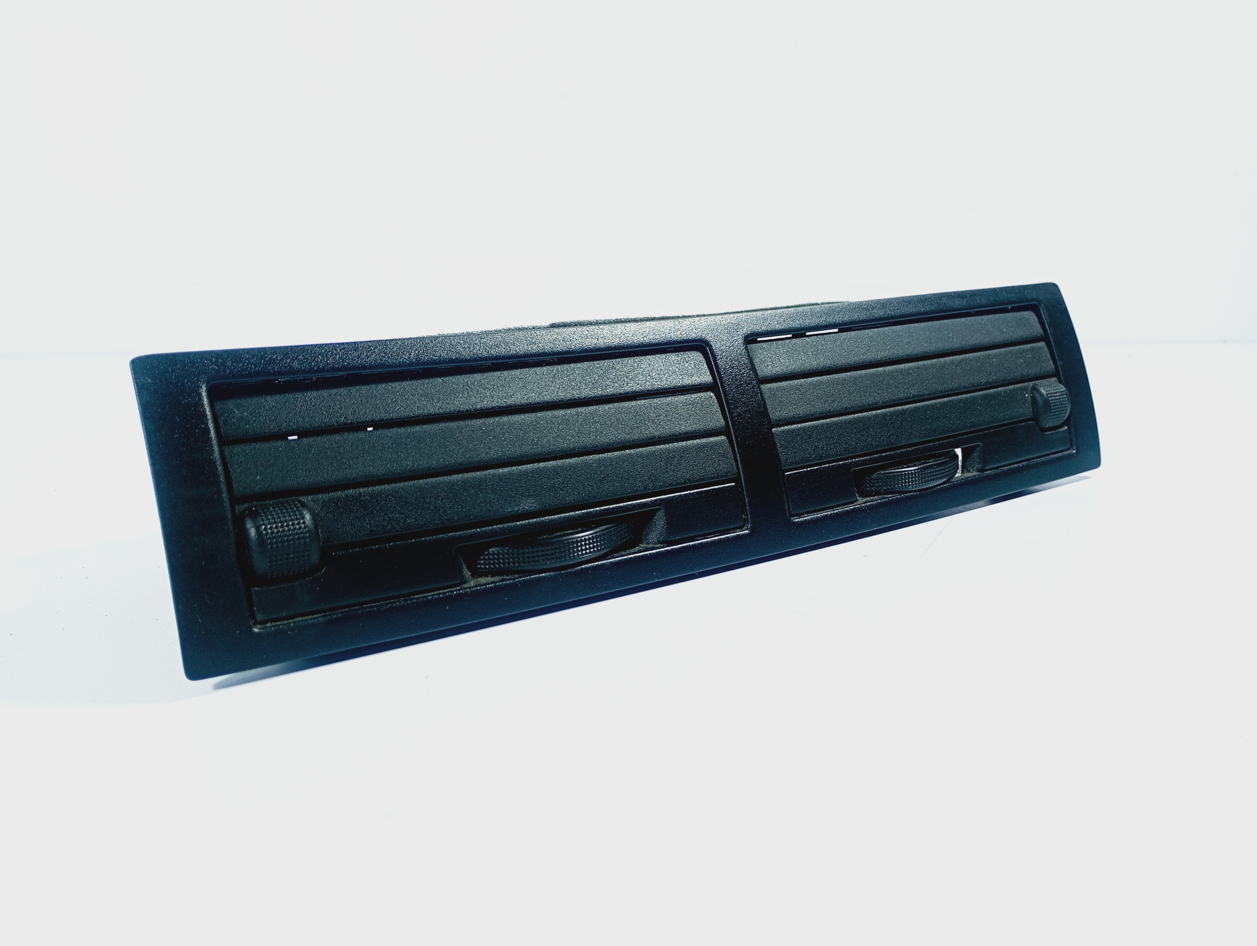 air vents air middle Mazda II 2 03-07