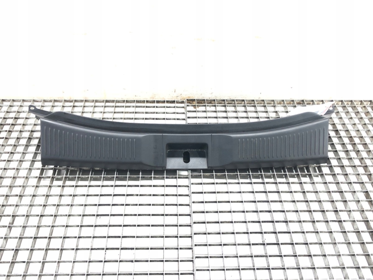 OSŁONA PASA TYLNEGO BAGAŻNIKA SUZUKI SX4 S-CROSS Stan opakowania zastępcze