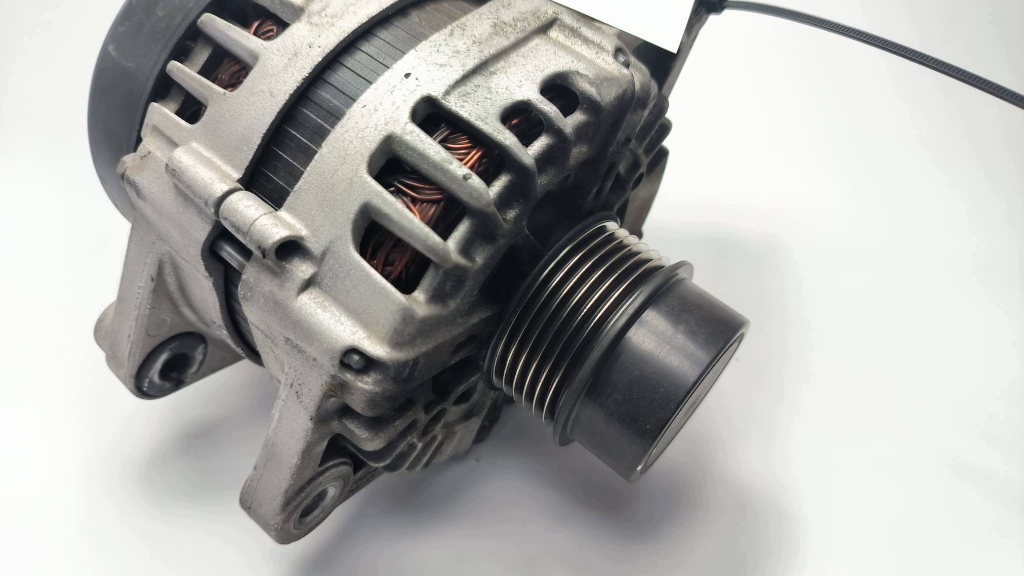 ALTERNATOR 37300-2B960 HYUNDAI KONA