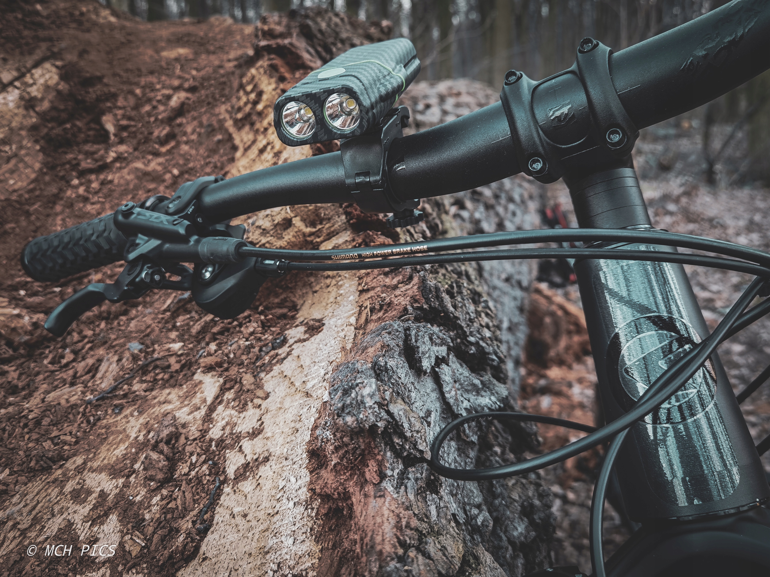 ZESTAW LAMPKA ROWEROWA PRZÓD TYŁ LED USB AKU VAYOX Waga produktu z opakowaniem jednostkowym 0.23 kg