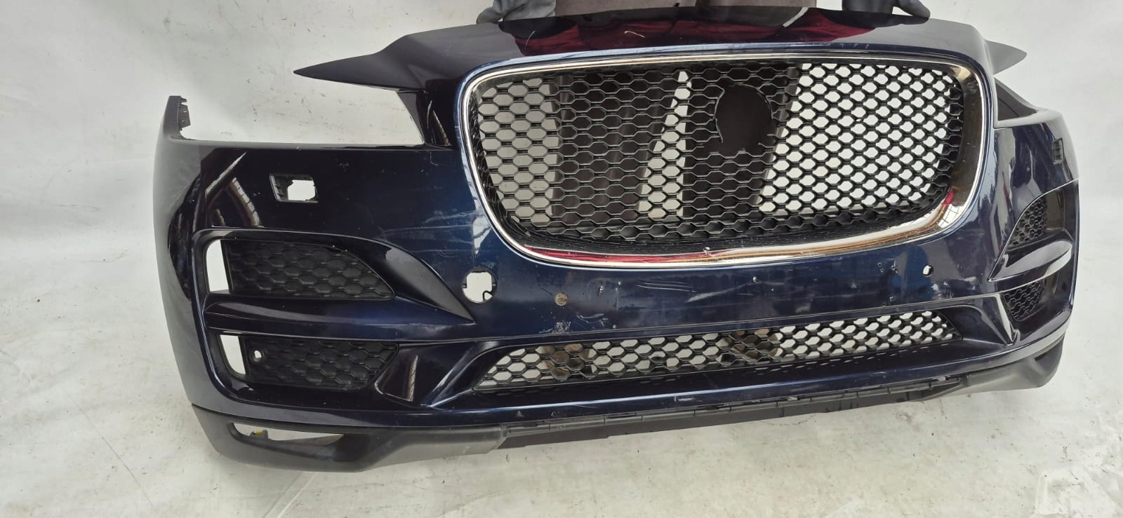 JAGUAR F-PACE 15- bumper front front SPR PDC HK83-17F003-A