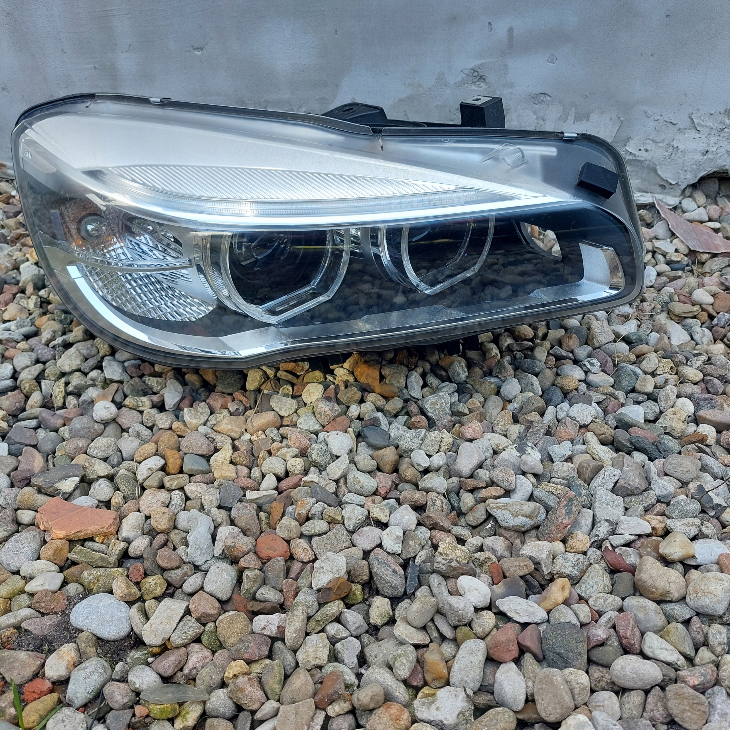 BMW 2 F45 LAMPA PRAWA PRZÓD FULL LED 7422580