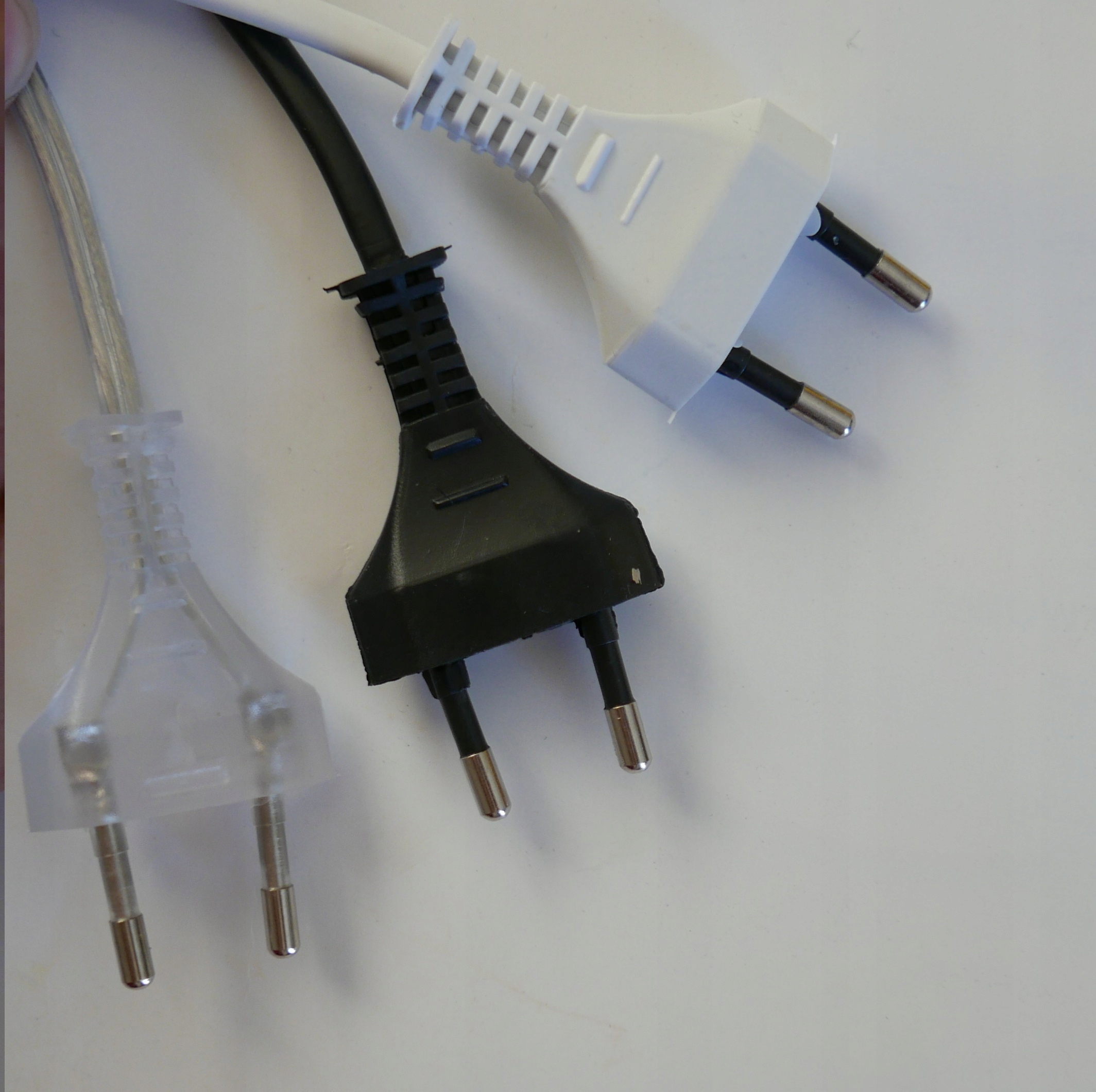 PRZYŁĄCZE, PRZEWÓD PŁASKI 2X0,75 Z WTYCZKĄ ZALANĄ, CZARNY 3M EAN (GTIN) 5904405580318