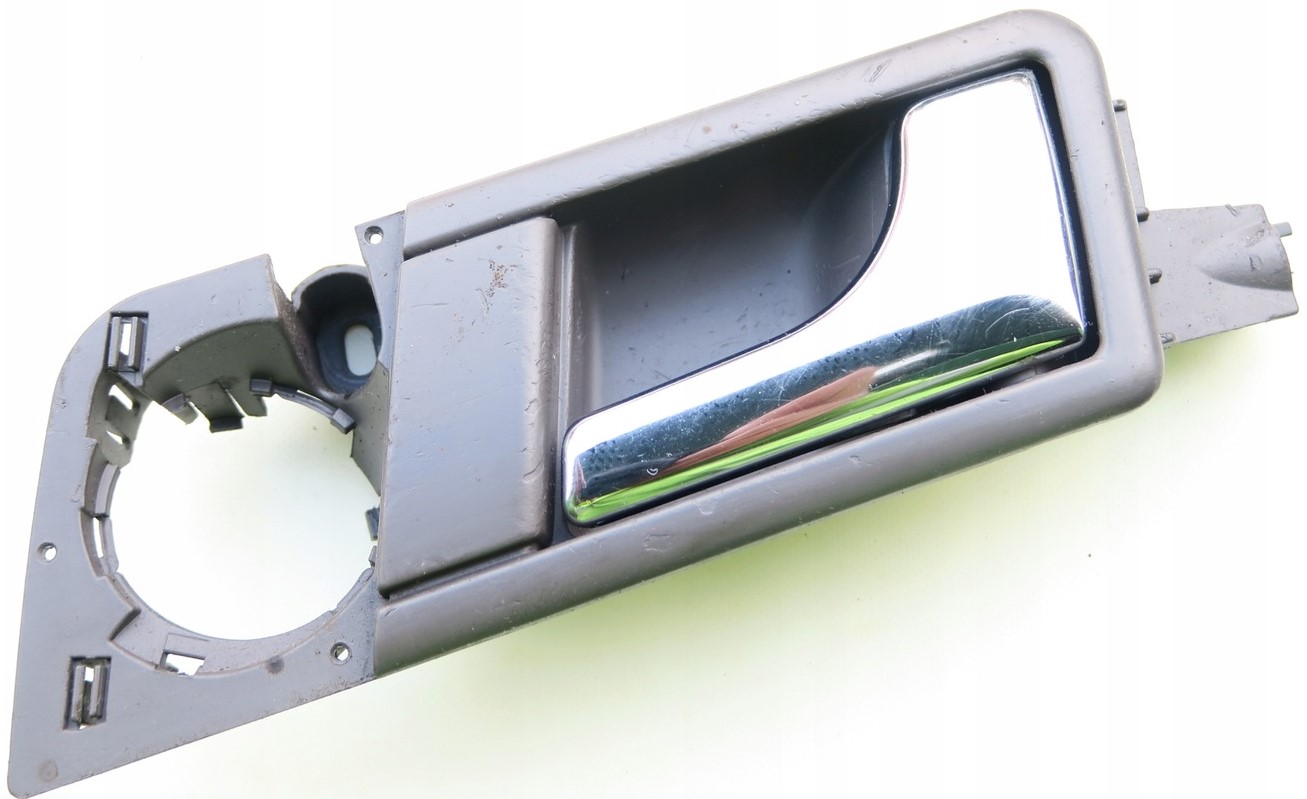 ручка двери правая a2 8Z0839020