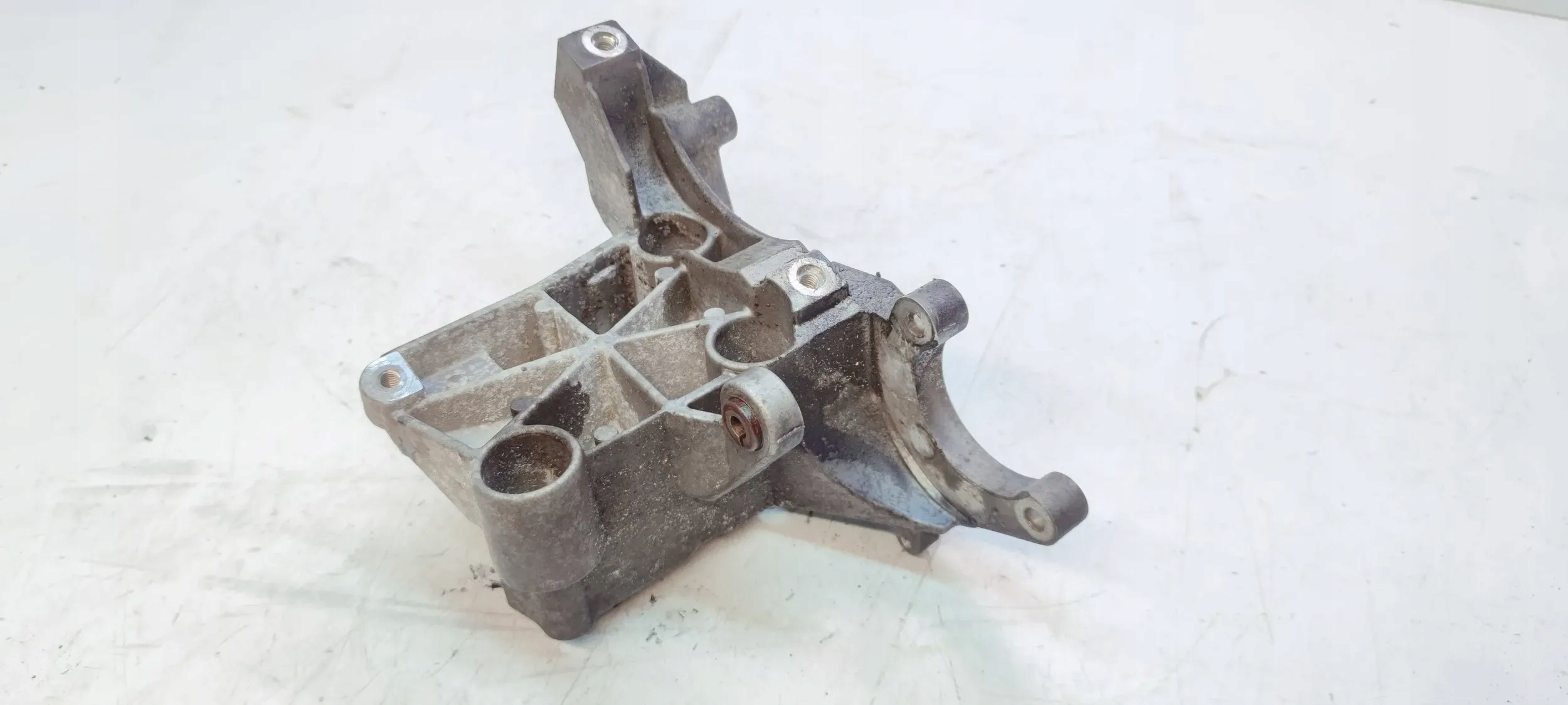 SUPPORT SUPPORT PLAQUE POMPY DIRECTION ASSISTÉE AUDI A6 C6 2.7 3.0 TDI 4F0145169AH