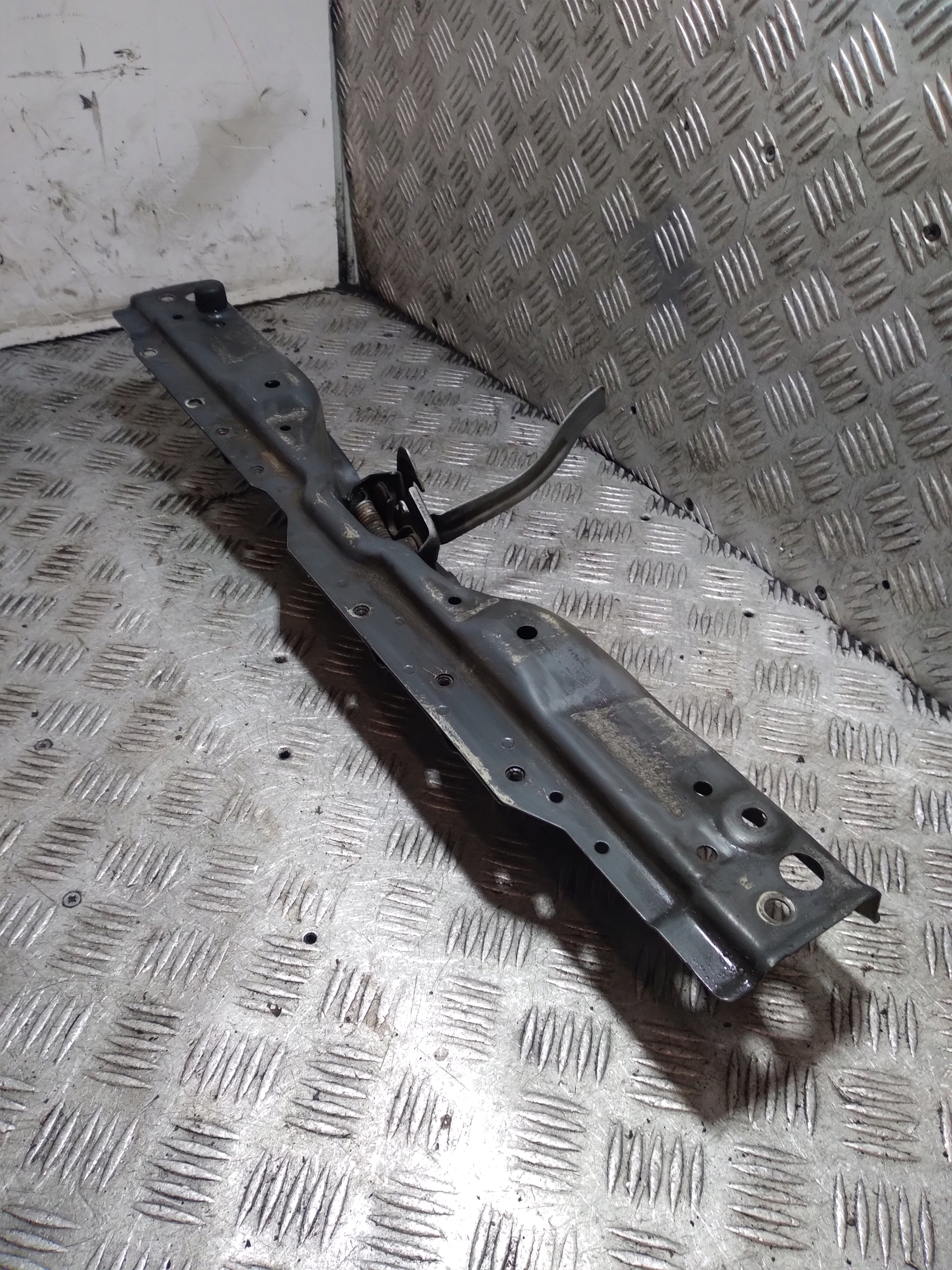 support panel for radiators upper pillar SUZUKI GRAND VITARA II