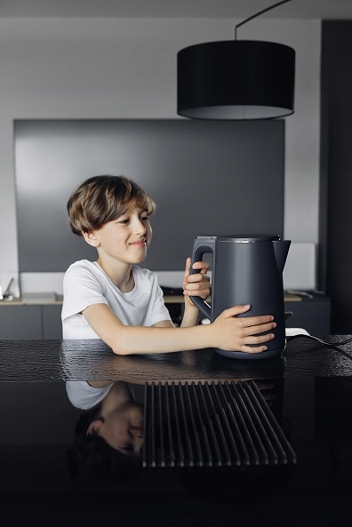 Czajnik elektryczny AENO EK4 1,5 l Strix 2200 W Głębokość produktu 21.5 cm