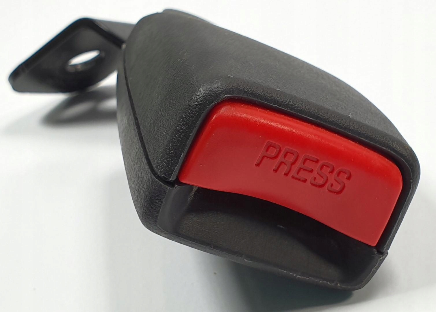 защелка ремня левый зад mazda 030819CBP