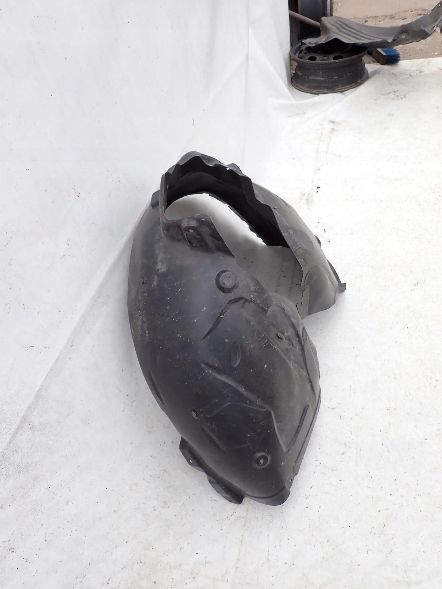 AUDI A4 B9 8W 15-> mudguard front front right