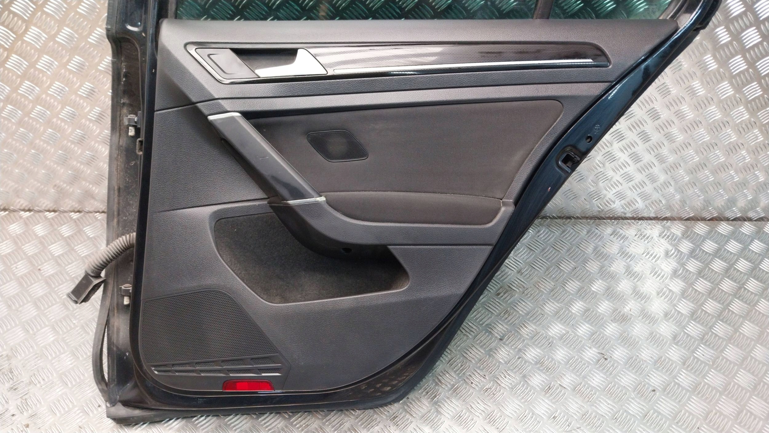 dveře záď pravé VW GOLF VII HATCHBACK 12