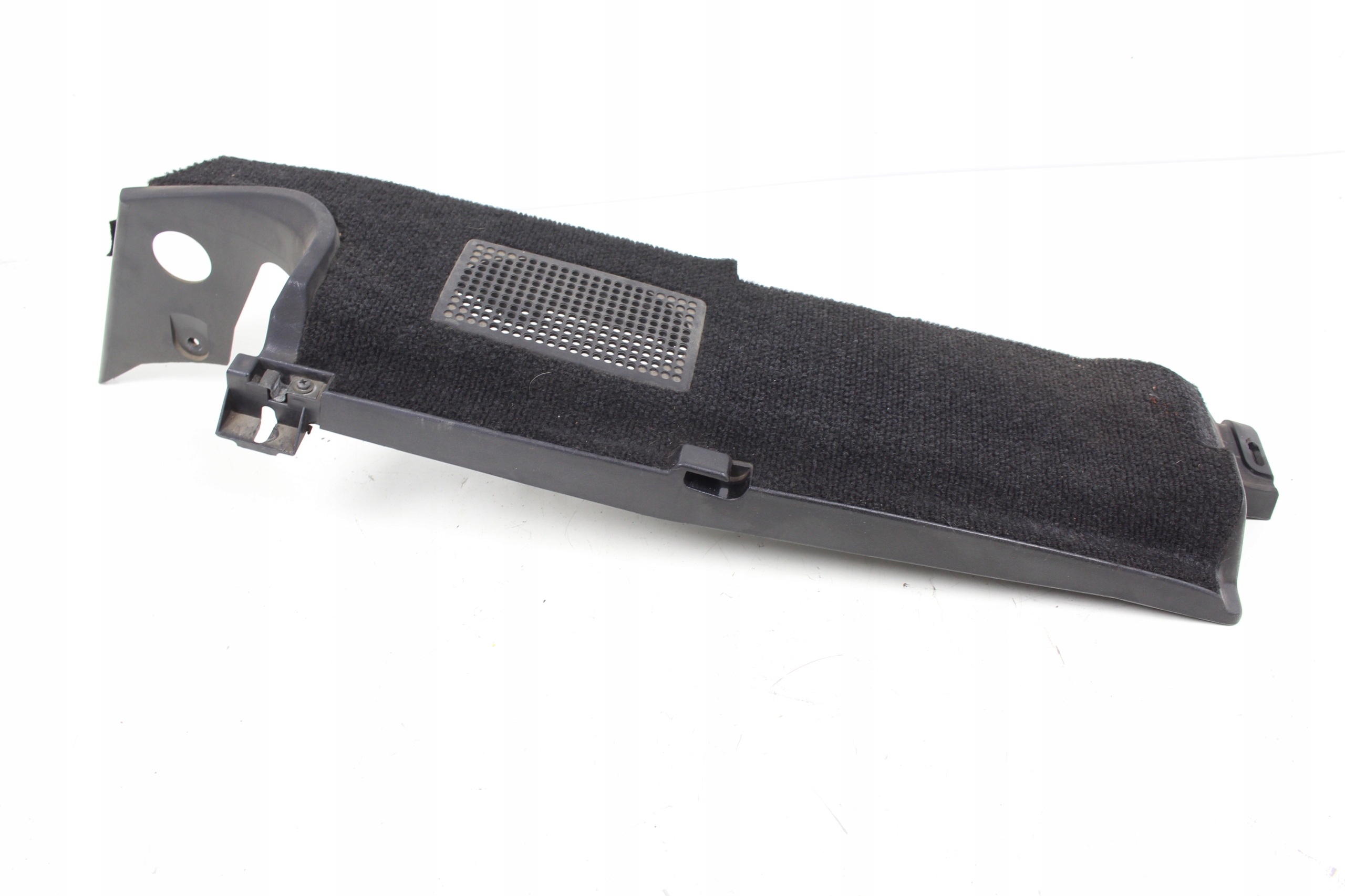 OSŁONA POŁKA BAGAŻNIKA PRAWA VW PASSAT B2 HB 1984r Typ samochodu Samochody osobowe