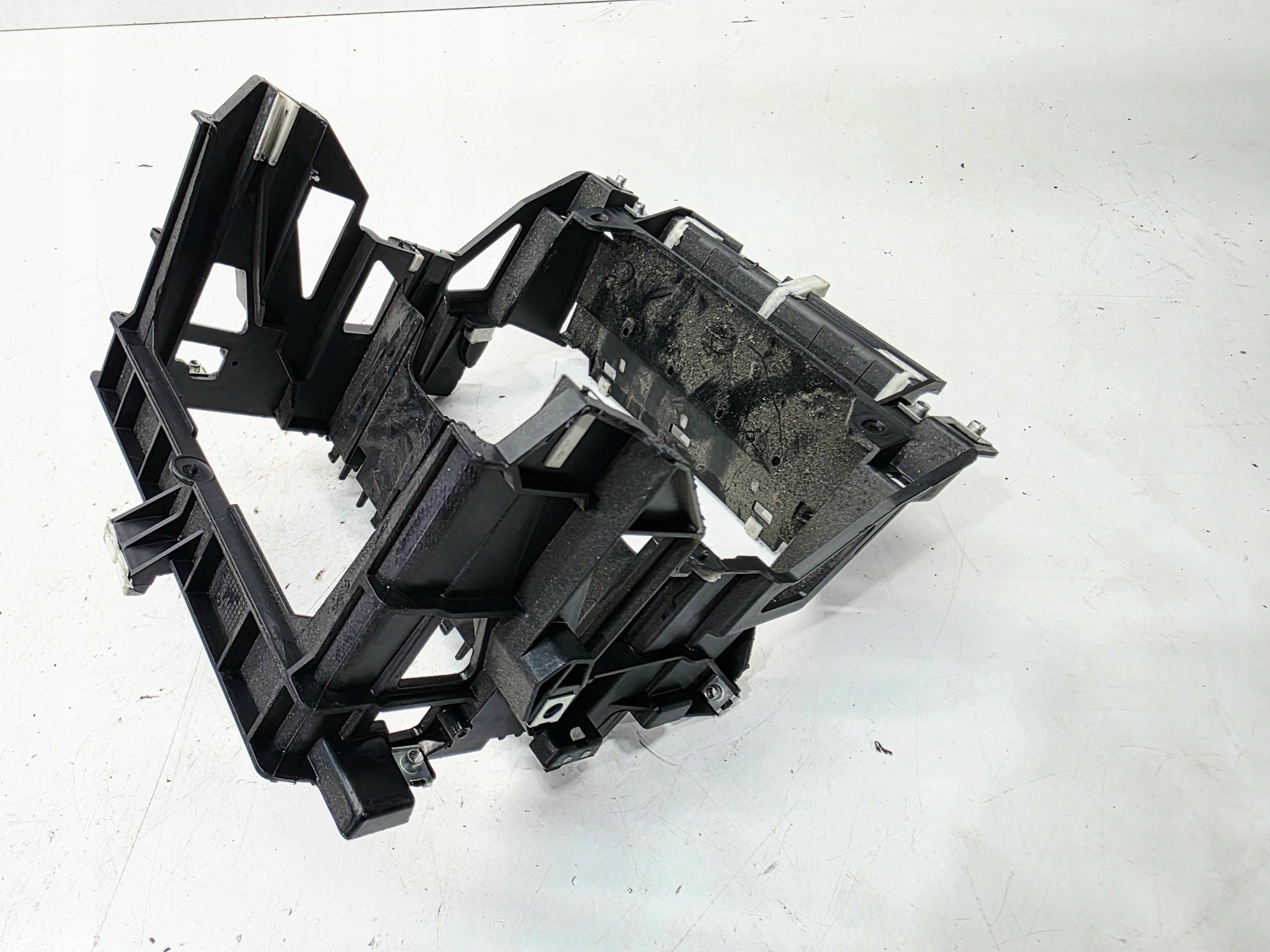 Korb 2 DIN AUDI A3 8P LIFT Original 8P0858005D