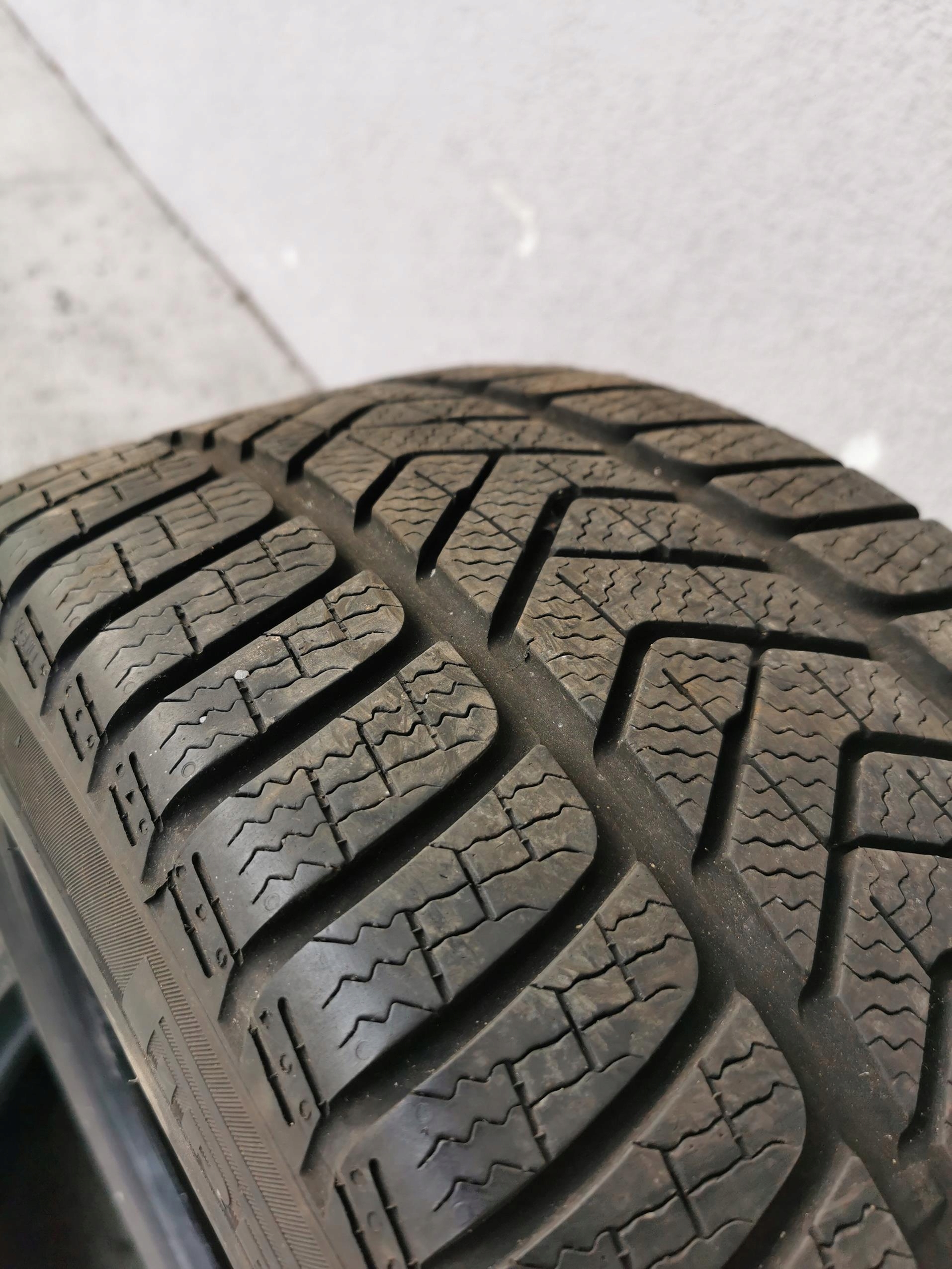 OPONY ZIMOWE PIRELLI 245/40 R18 97V M+S EXTRA LOAD Liczba opon w ofercie 2 szt.