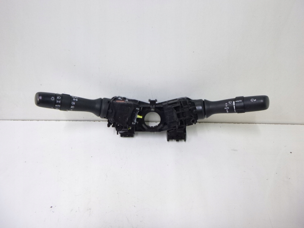 DEVIO LUCI DEVIO Zespolone Toyota Avensis III T27 2013r.
