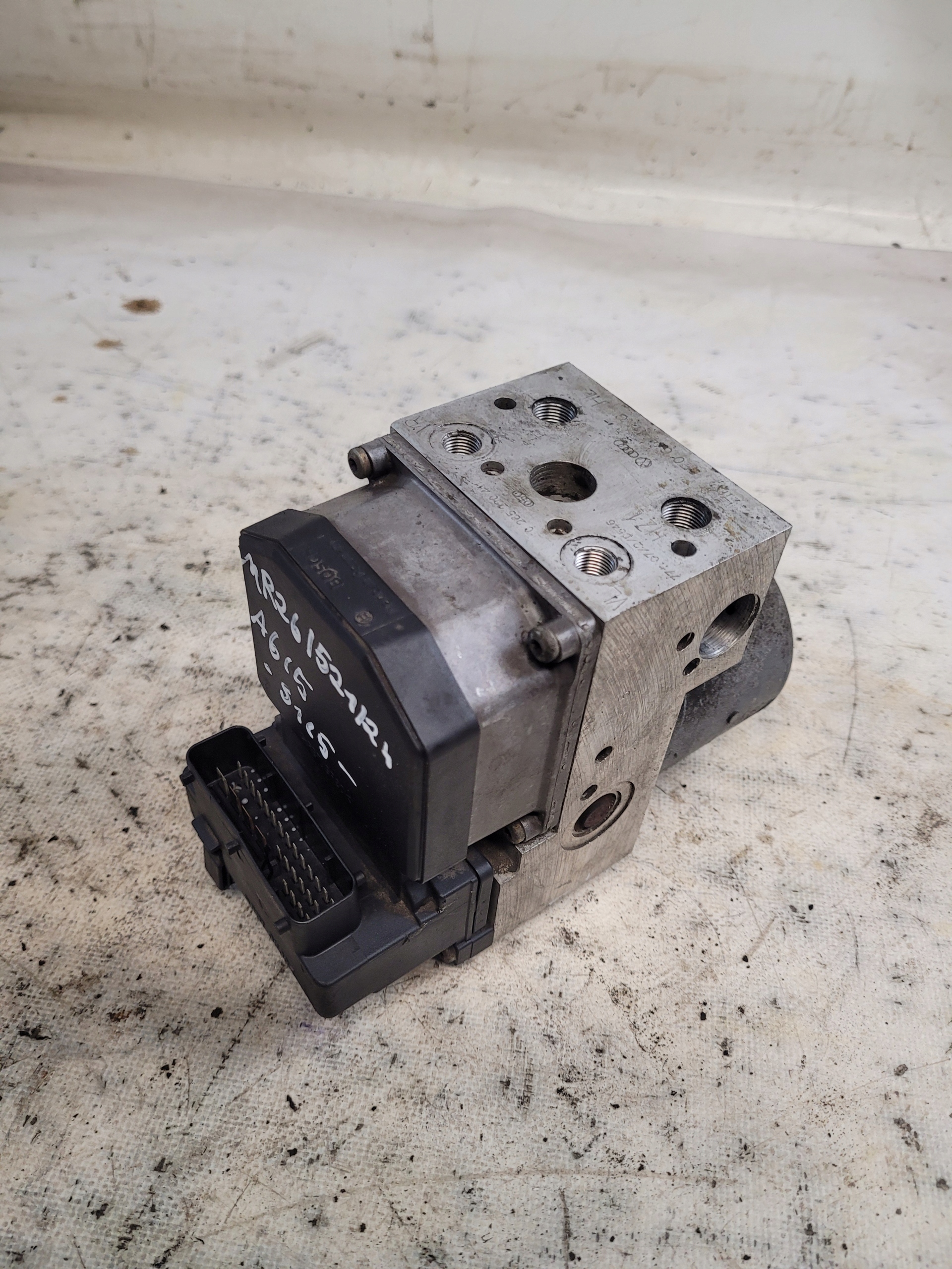 Pompa ABS OE 8E0614111C 0265220411 AUDI A6 C5 2.4B