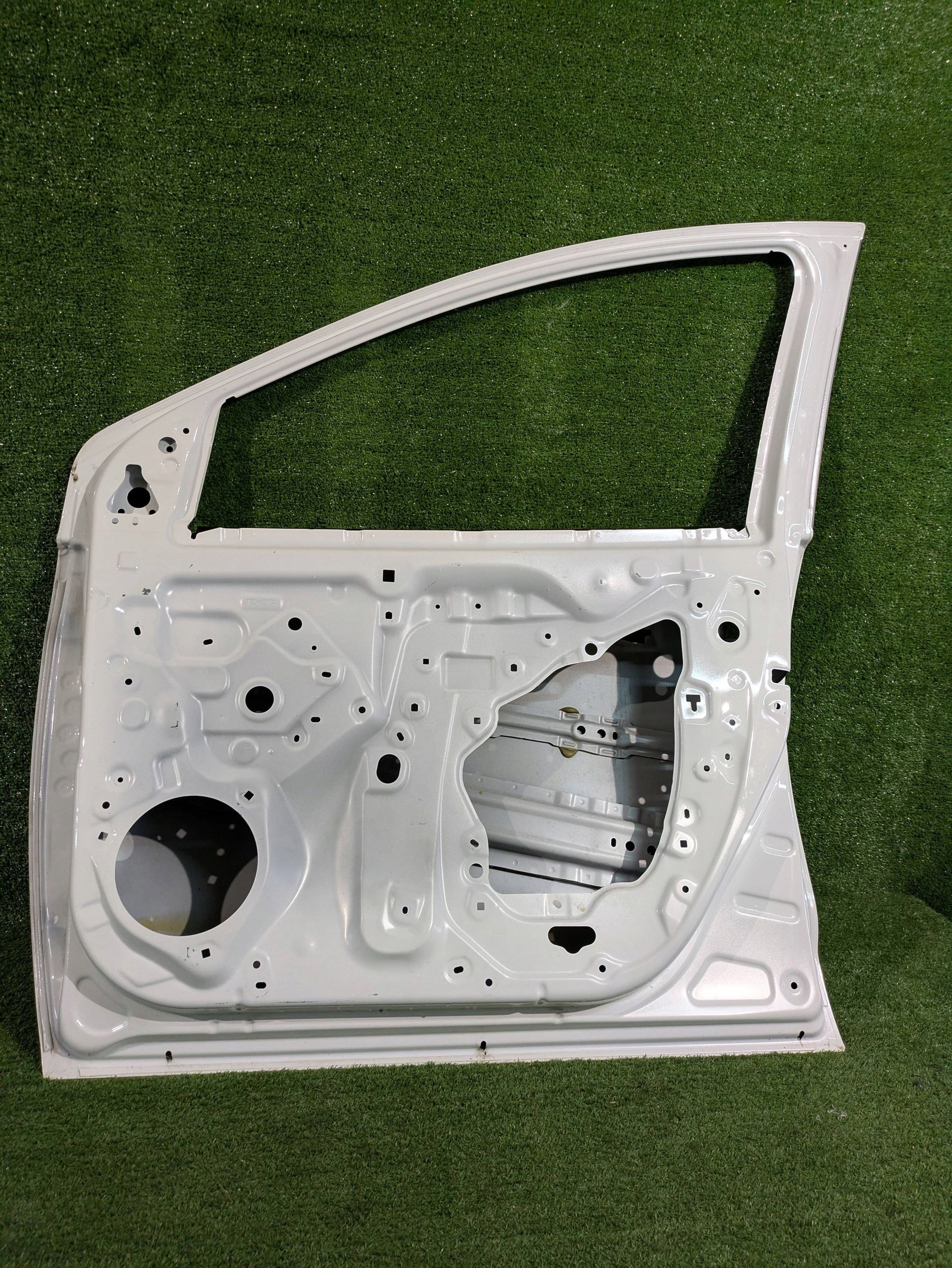 door front right right front TOYOTA YARIS IV NR.4579