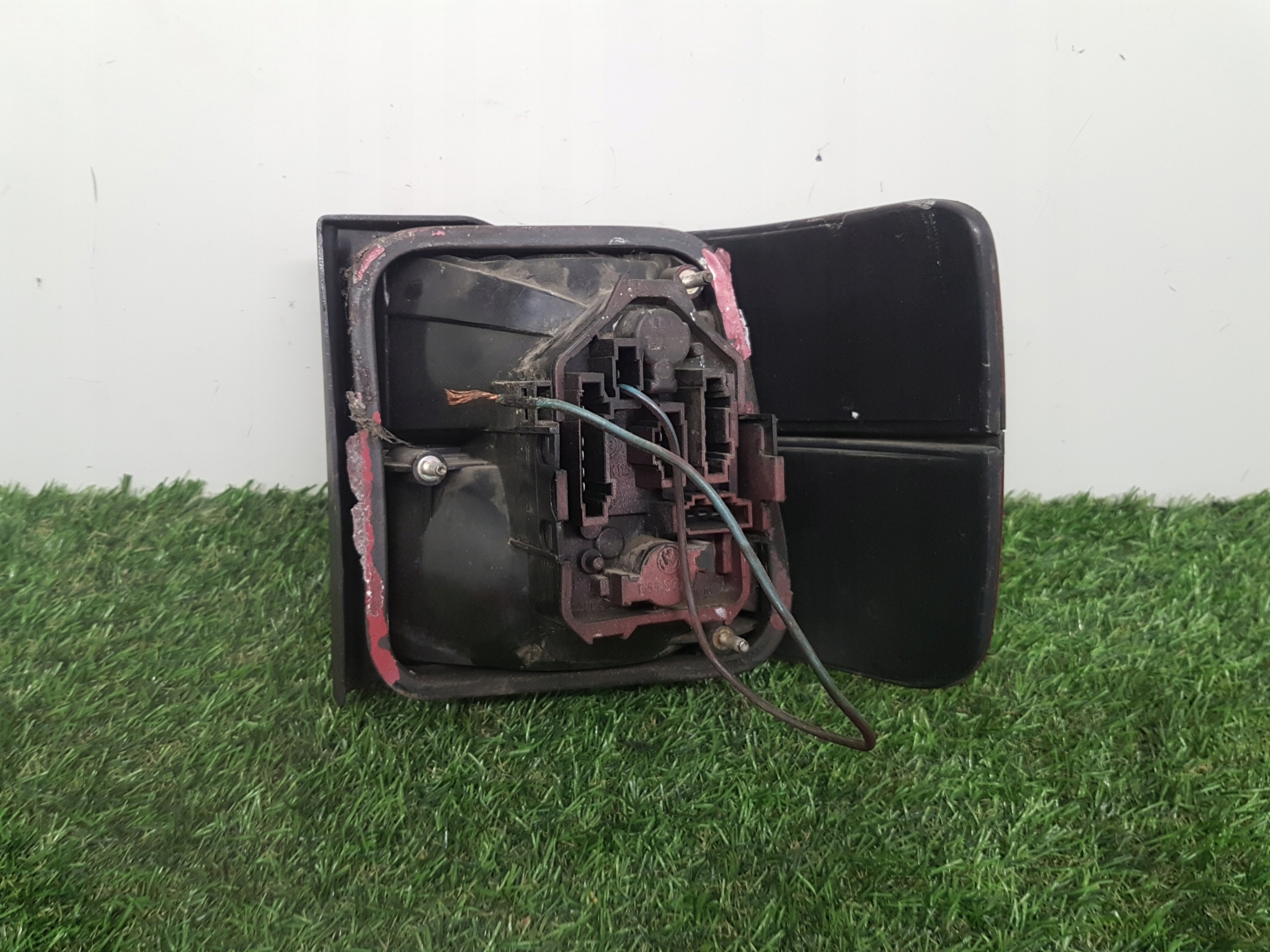 light left rear VOLKSWAGEN VENTO 1H5945111B