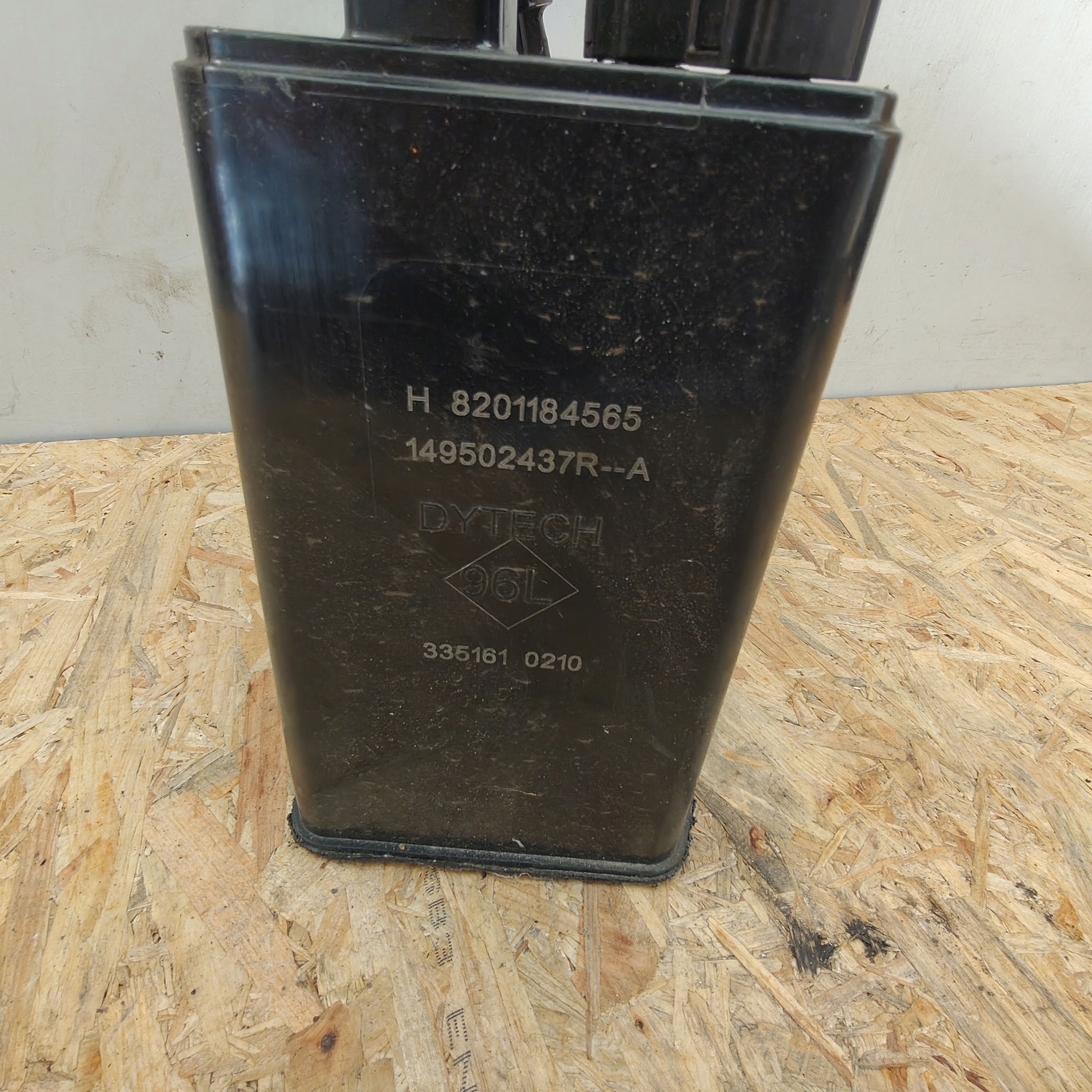 Kohlenstofffilter RENAULT 149502437R PLUS Halter