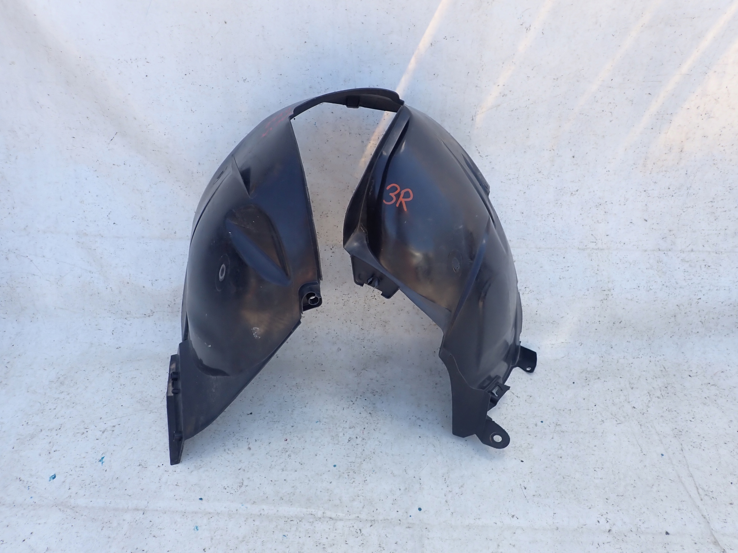 DACIA SANDERO and 08-12 mudguard left front front