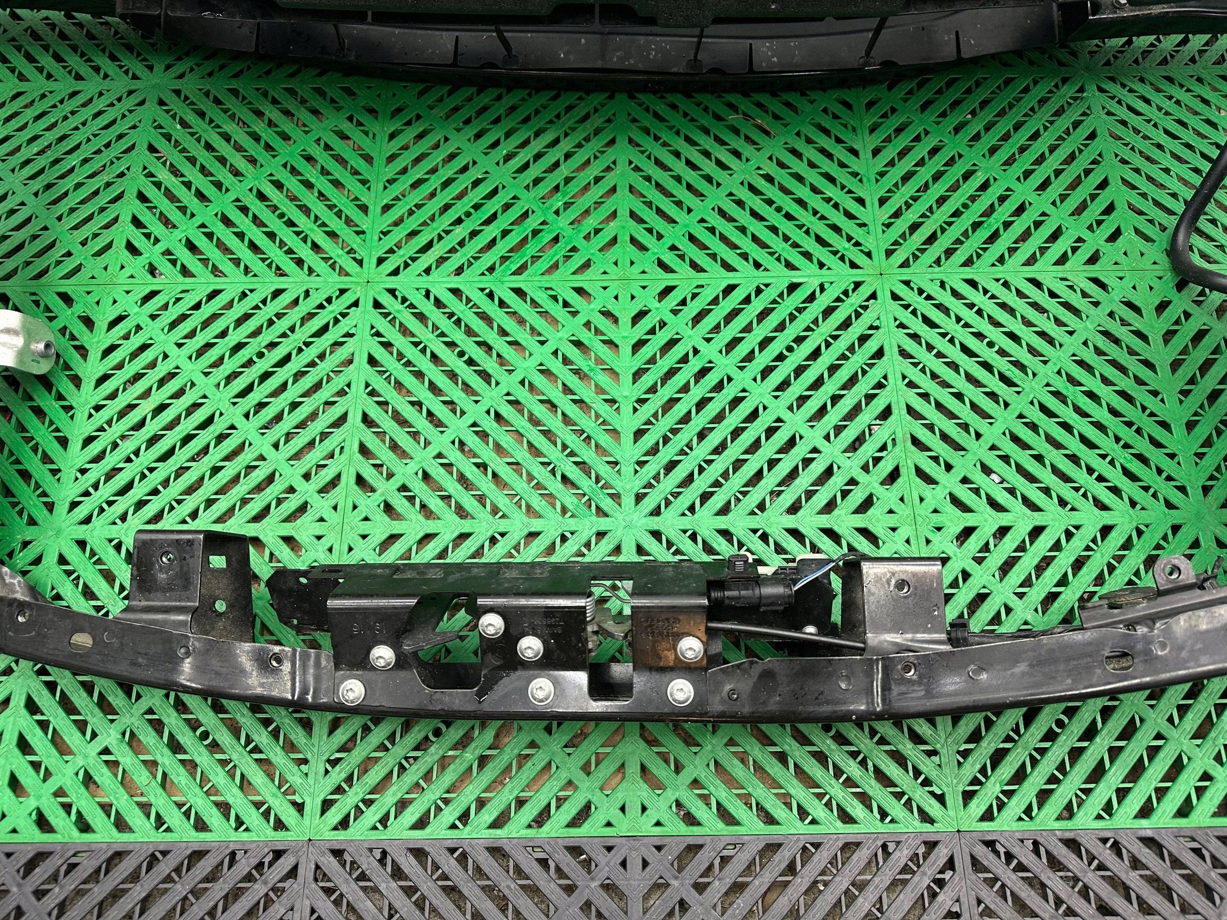 support panel for radiators Z CHLODNICAMI BMW I3 USA