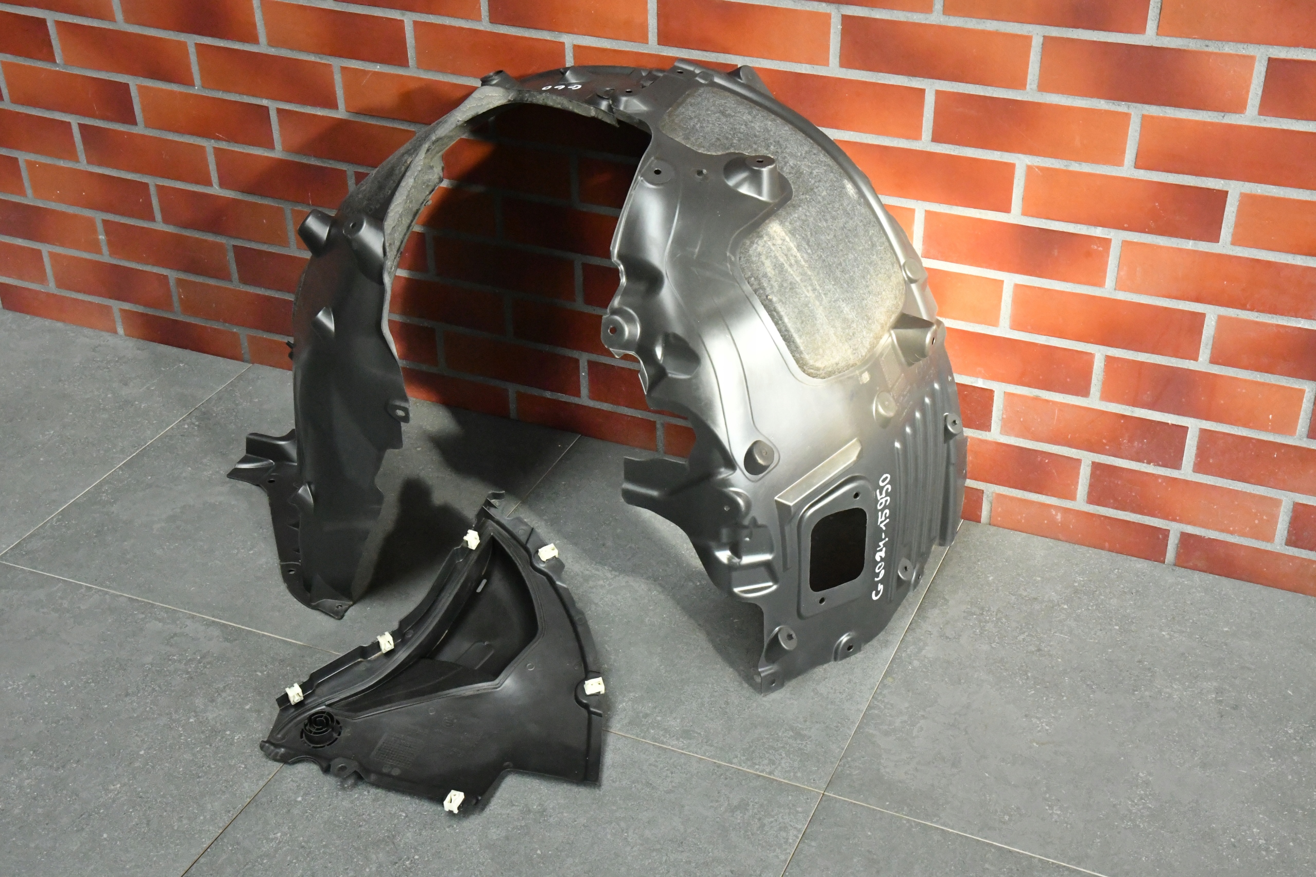 mudguard left front cover BMW 5 G60 G61 m-packet DEMONTAZ