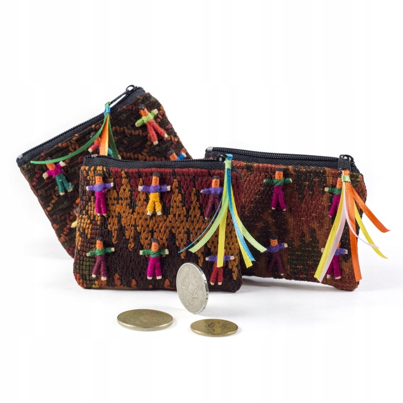 

Portmonetka worry dolls, haftowana na monety