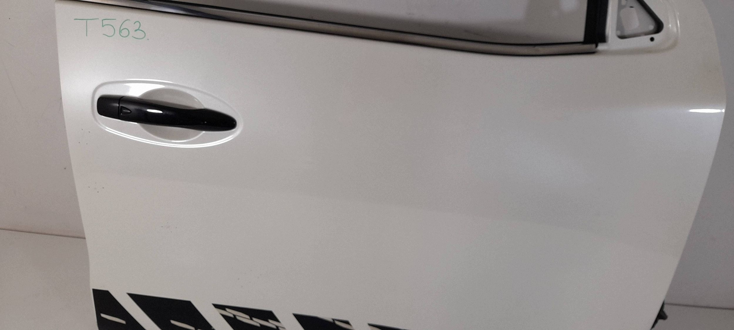 Nissan Navara D23 door front right (T563)