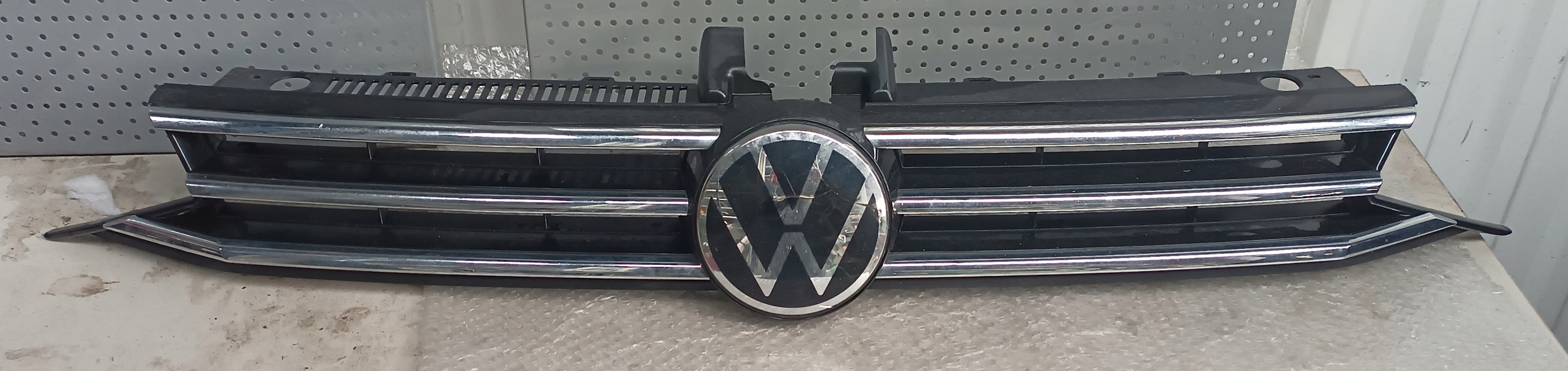 VW Touran I Kühlergrill FRONTGRILL Kühlergitter 5TA853653B - Thumbnail 1