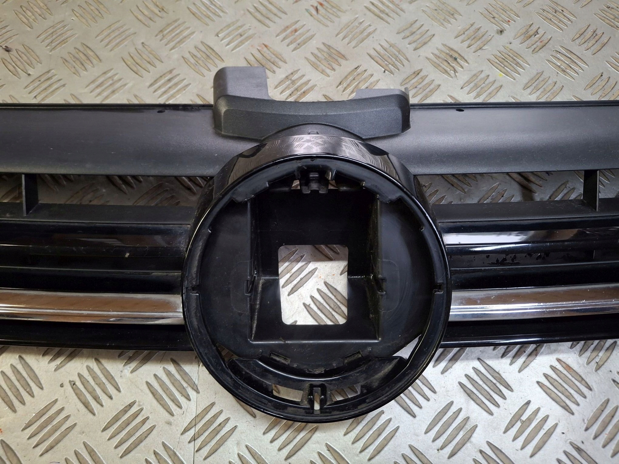 Grill Grill VW GOLF VII 7 LIFT 2016R->