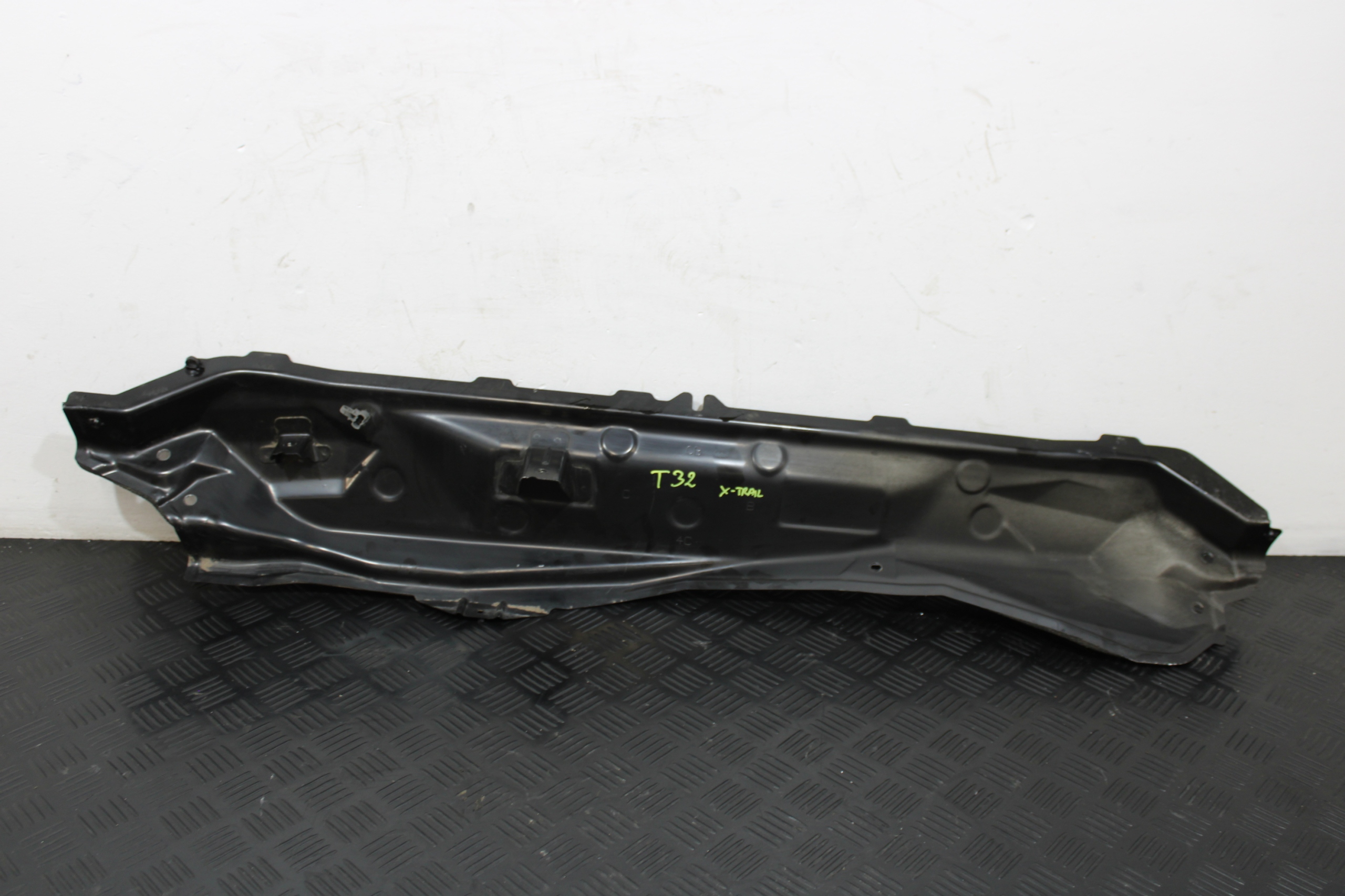 torpedo lower metallic NISSAN X-TRAIL T32 1,6 DCI