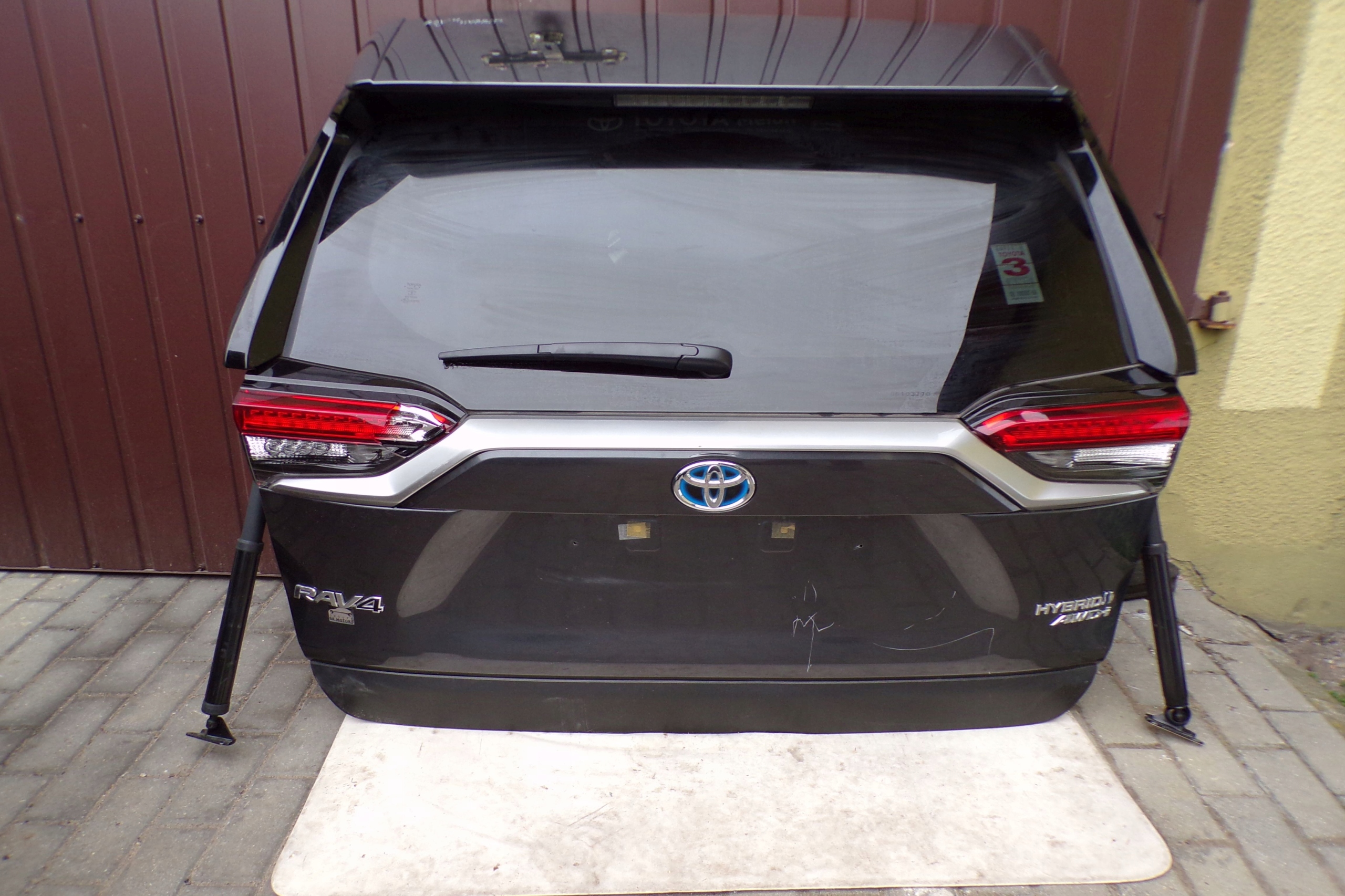 KLAPA RAV4 HYBRID KOMPLETNA 2019-