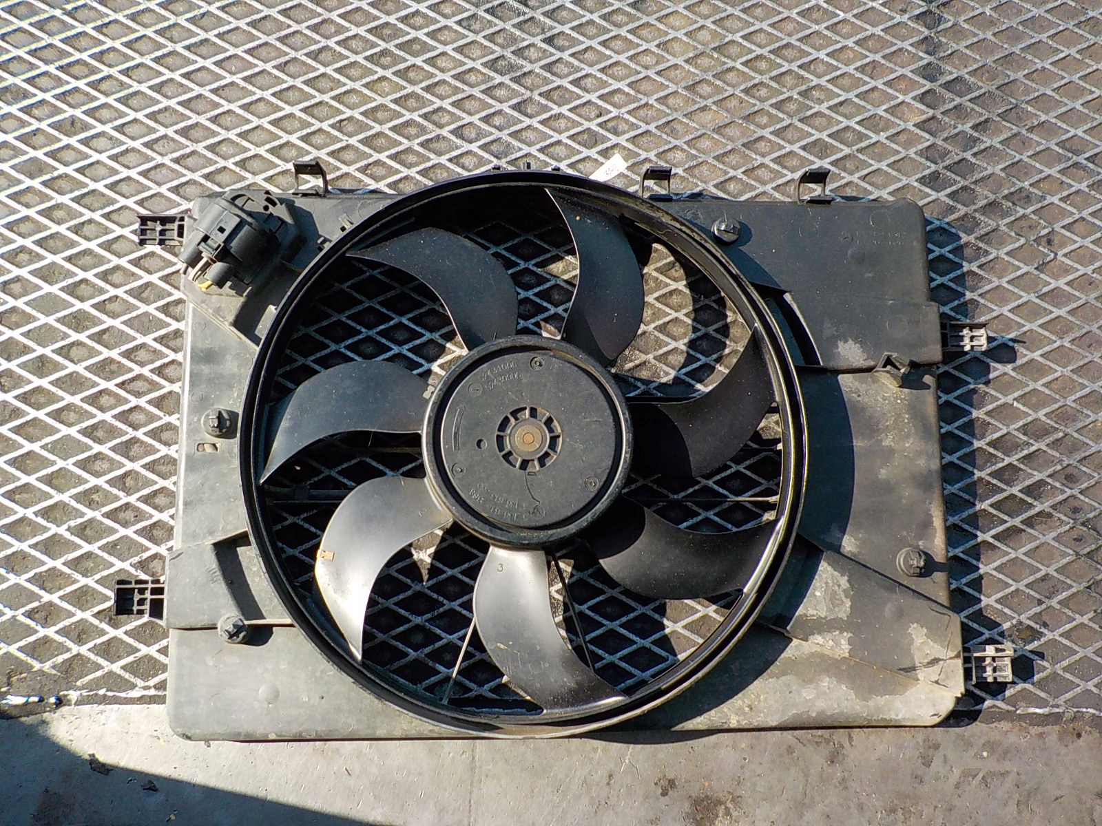 OPEL ASTRA J ventilátor chladiče 0130308113