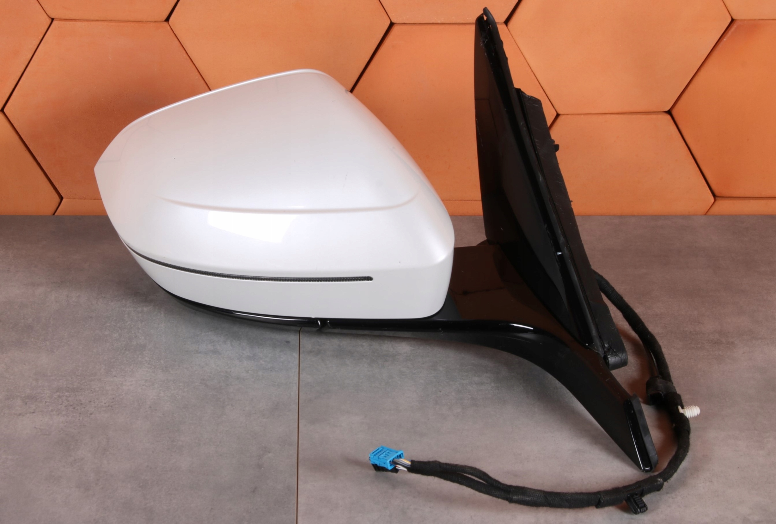 BMW G60 G61 G70 mirror right support cover indicator NAPED 5A292C7