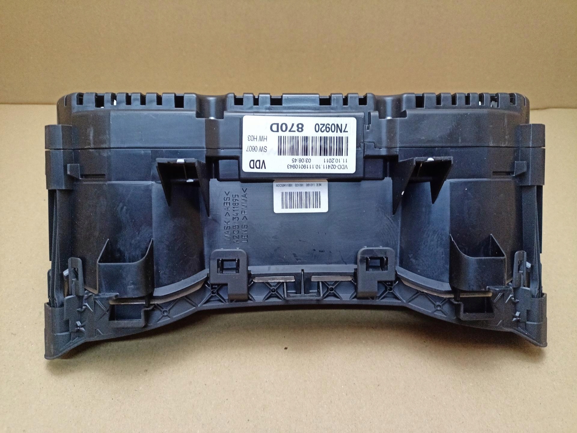 dials Volkswagen Sharan 2 2012 7N0920870D
