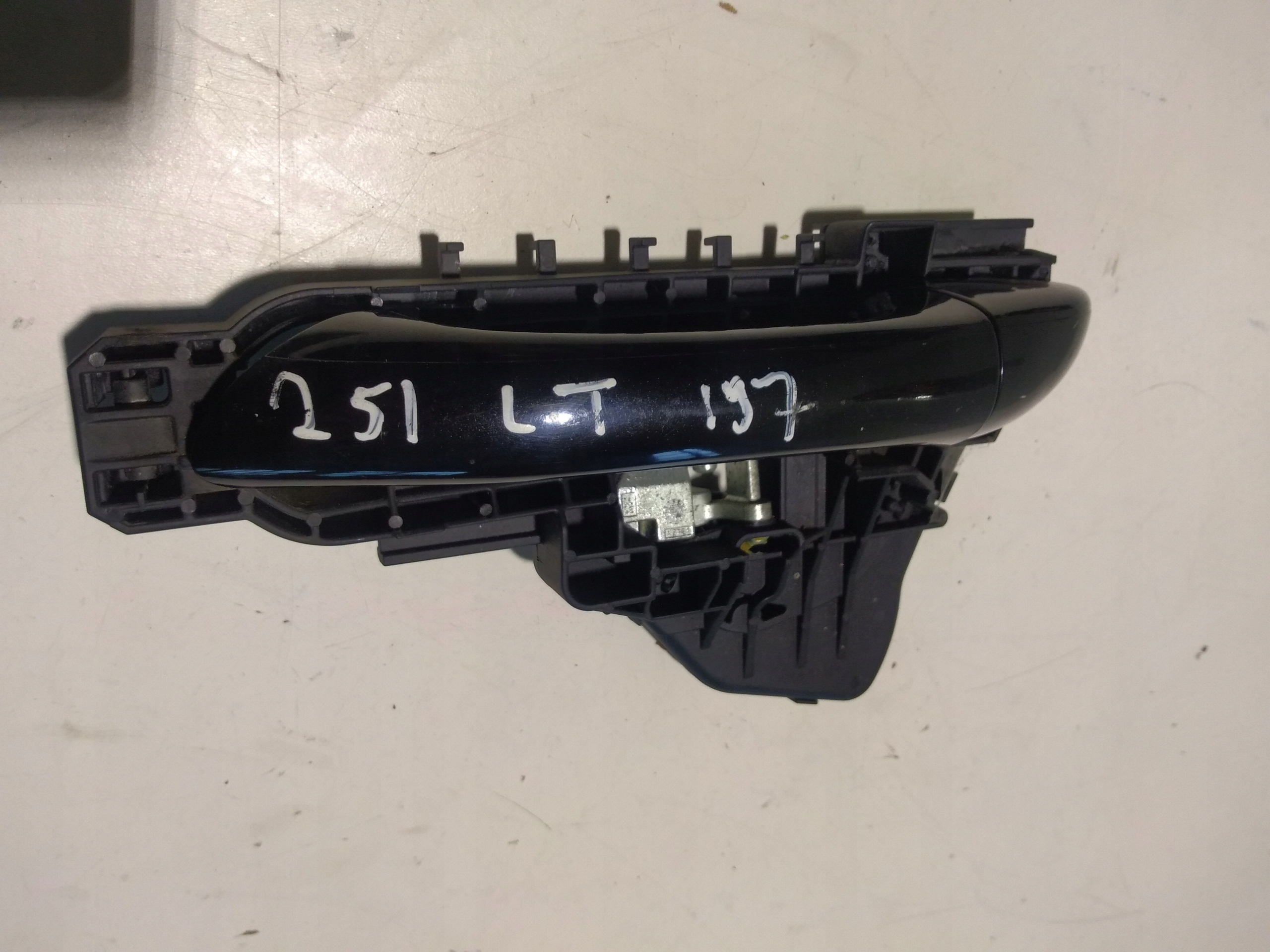 handle MERCEDES W251 left rear part C197